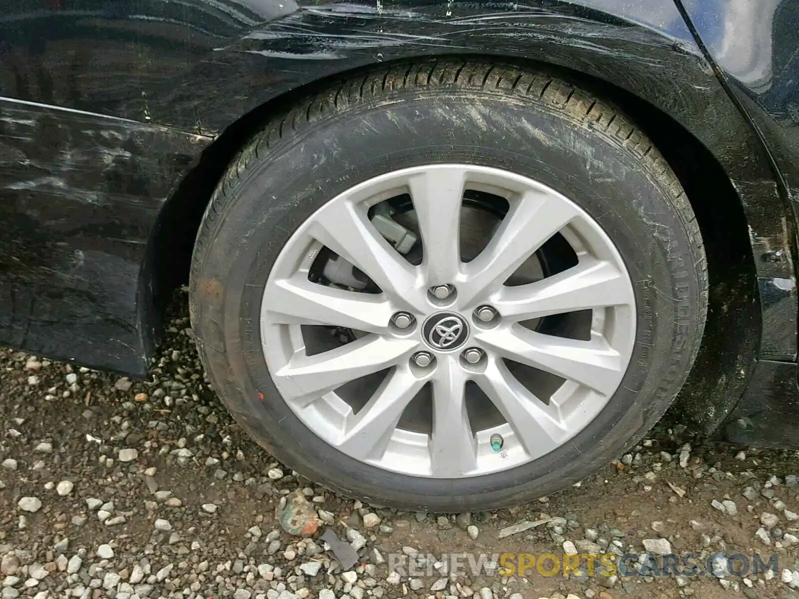 9 Photograph of a damaged car 4T1B11HK6KU702140 TOYOTA CAMRY 2019