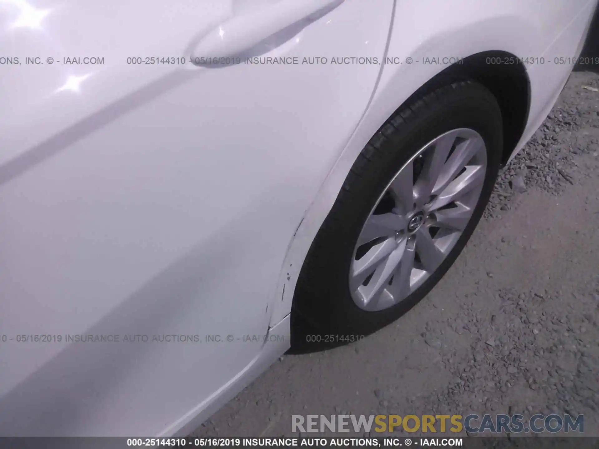 6 Photograph of a damaged car 4T1B11HK6KU709072 TOYOTA CAMRY 2019