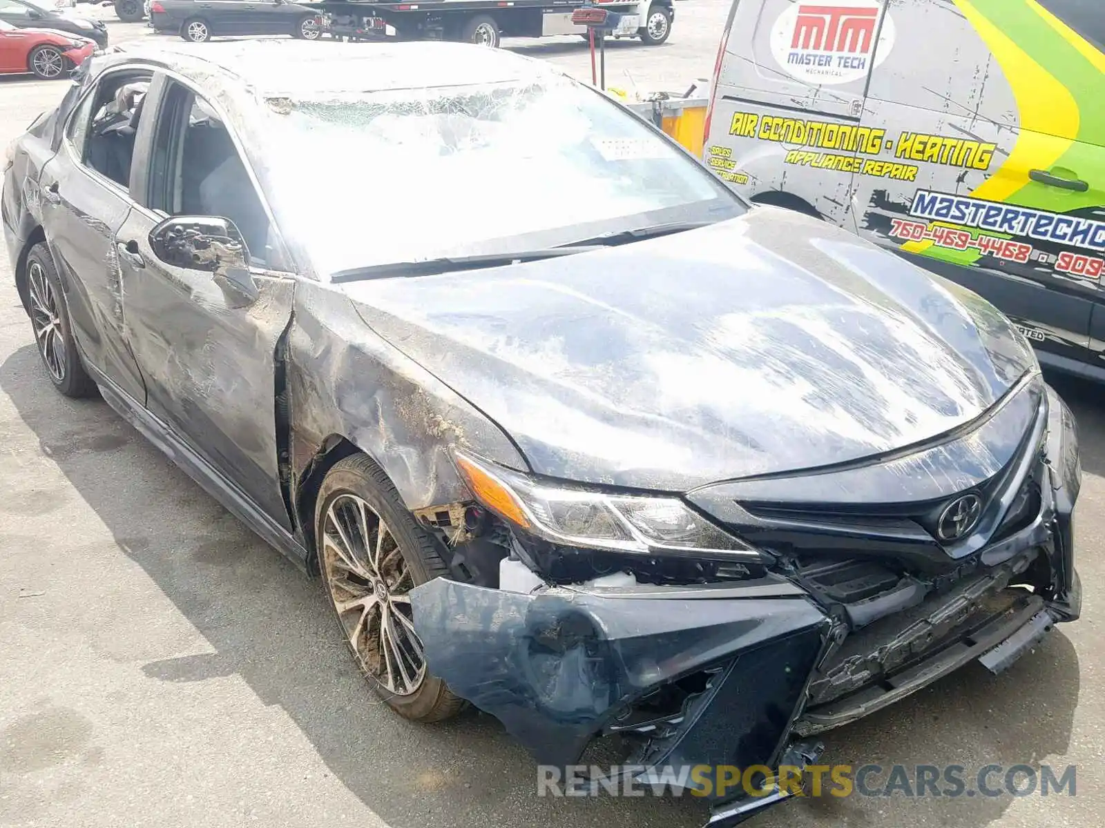 1 Photograph of a damaged car 4T1B11HK6KU709797 TOYOTA CAMRY 2019