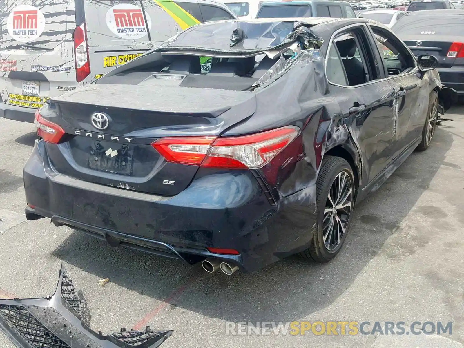 4 Photograph of a damaged car 4T1B11HK6KU709797 TOYOTA CAMRY 2019