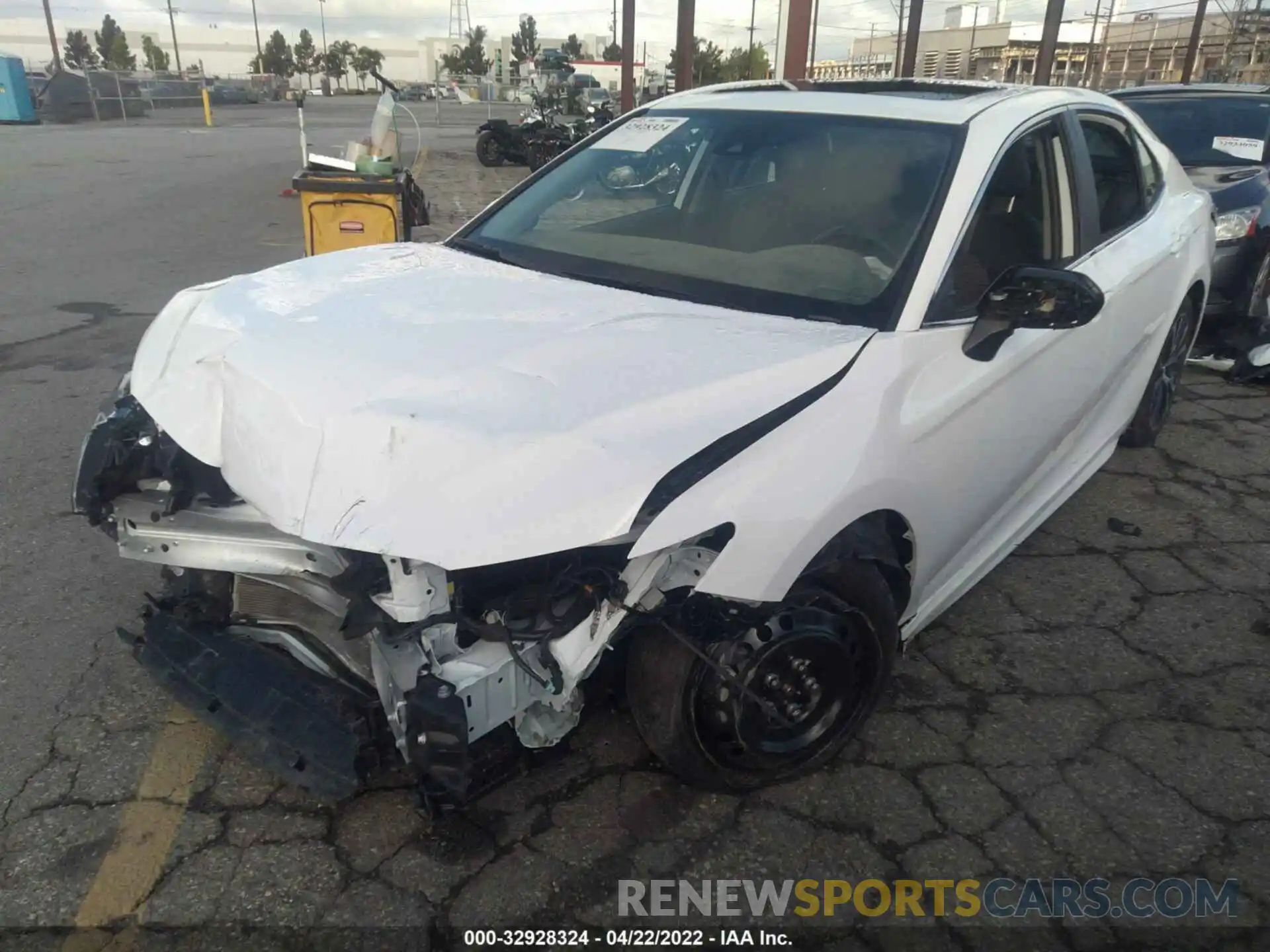 2 Photograph of a damaged car 4T1B11HK6KU709816 TOYOTA CAMRY 2019