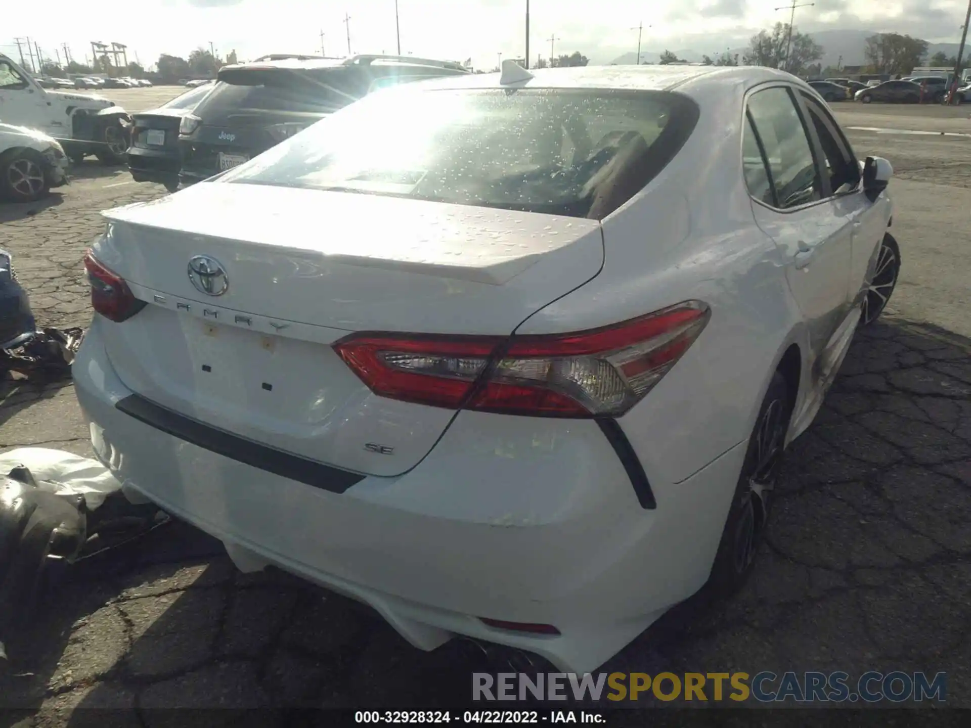 4 Photograph of a damaged car 4T1B11HK6KU709816 TOYOTA CAMRY 2019