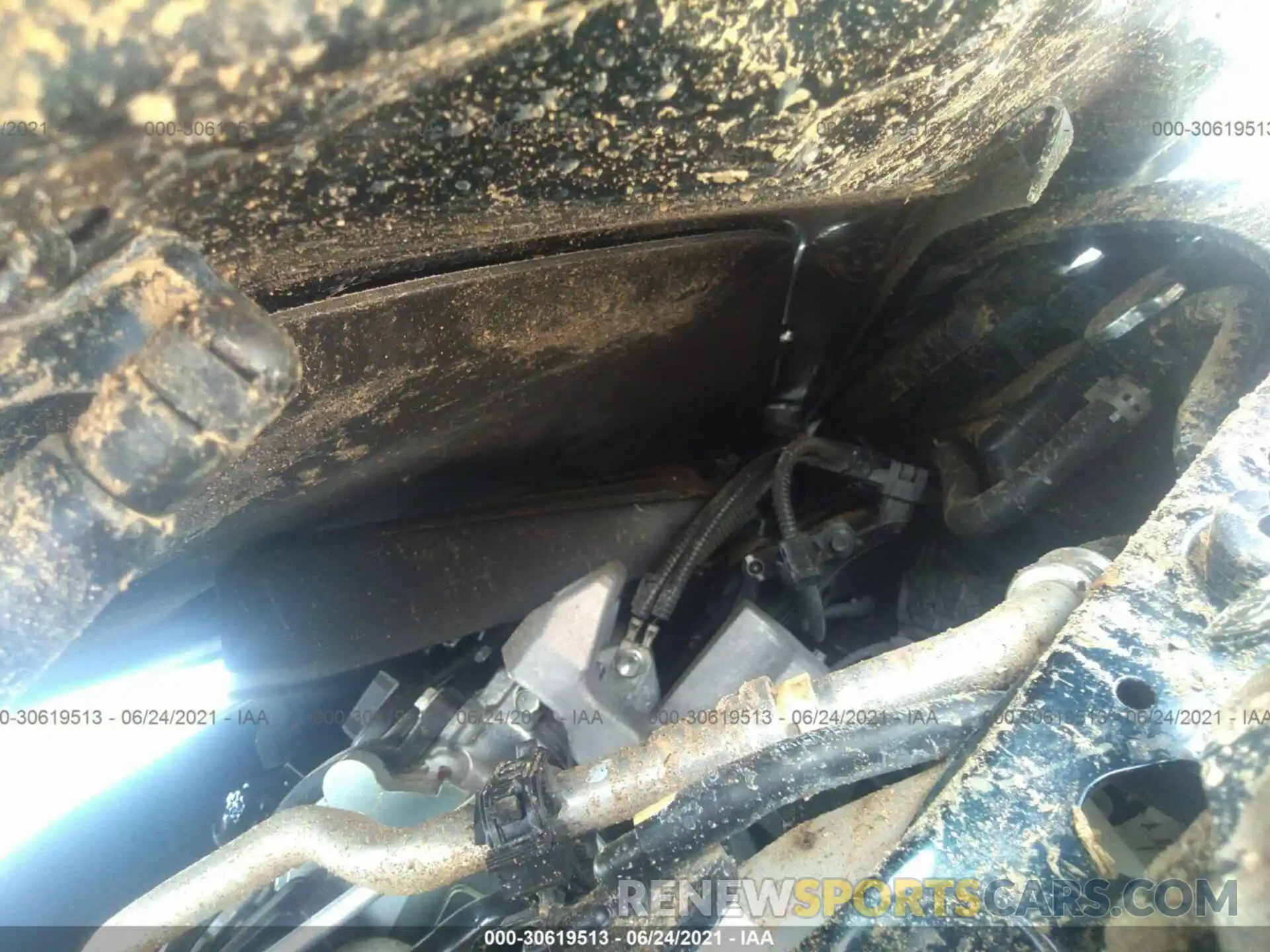 10 Photograph of a damaged car 4T1B11HK6KU710660 TOYOTA CAMRY 2019