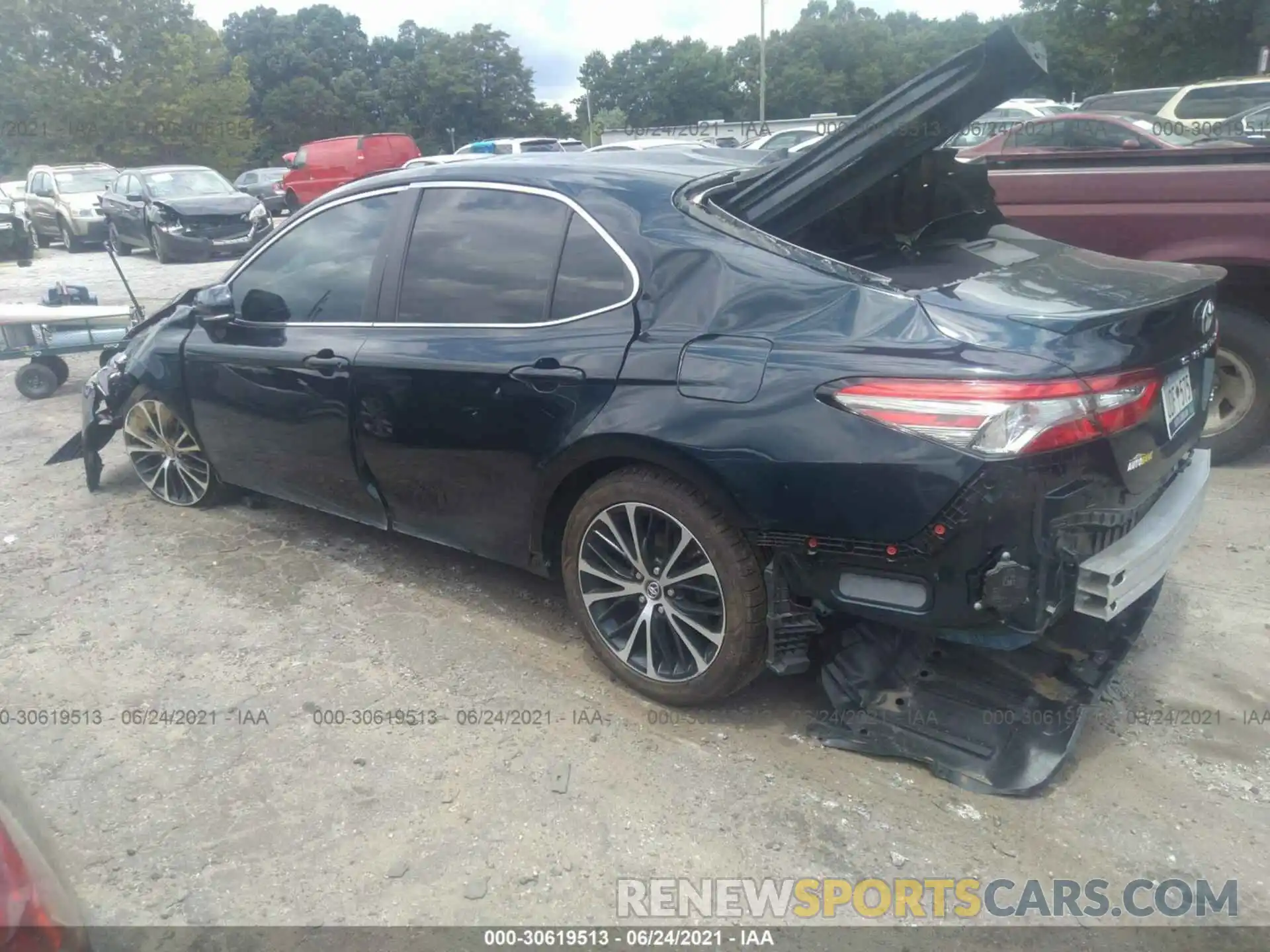 3 Photograph of a damaged car 4T1B11HK6KU710660 TOYOTA CAMRY 2019