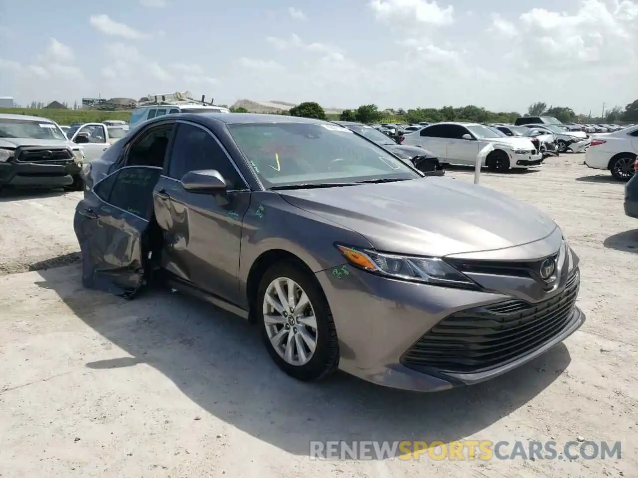 1 Photograph of a damaged car 4T1B11HK6KU712358 TOYOTA CAMRY 2019