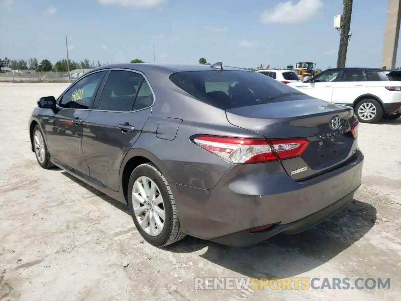 3 Photograph of a damaged car 4T1B11HK6KU712358 TOYOTA CAMRY 2019