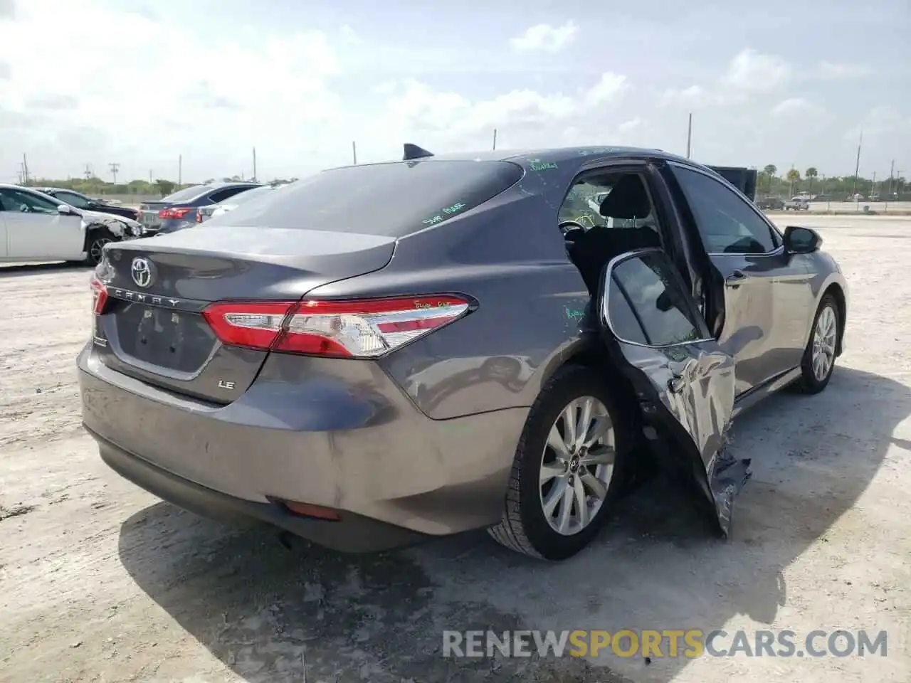 4 Photograph of a damaged car 4T1B11HK6KU712358 TOYOTA CAMRY 2019