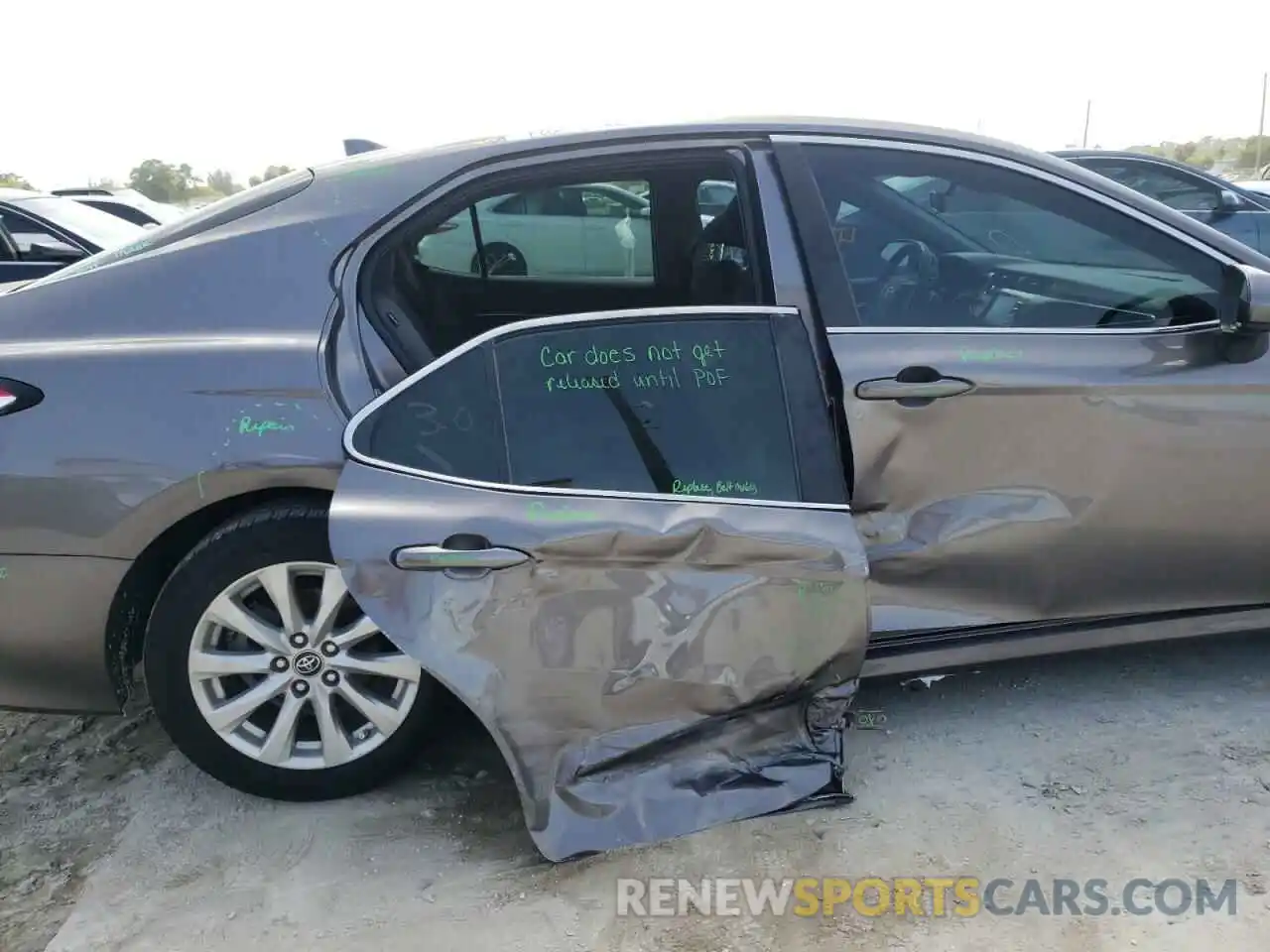 9 Photograph of a damaged car 4T1B11HK6KU712358 TOYOTA CAMRY 2019