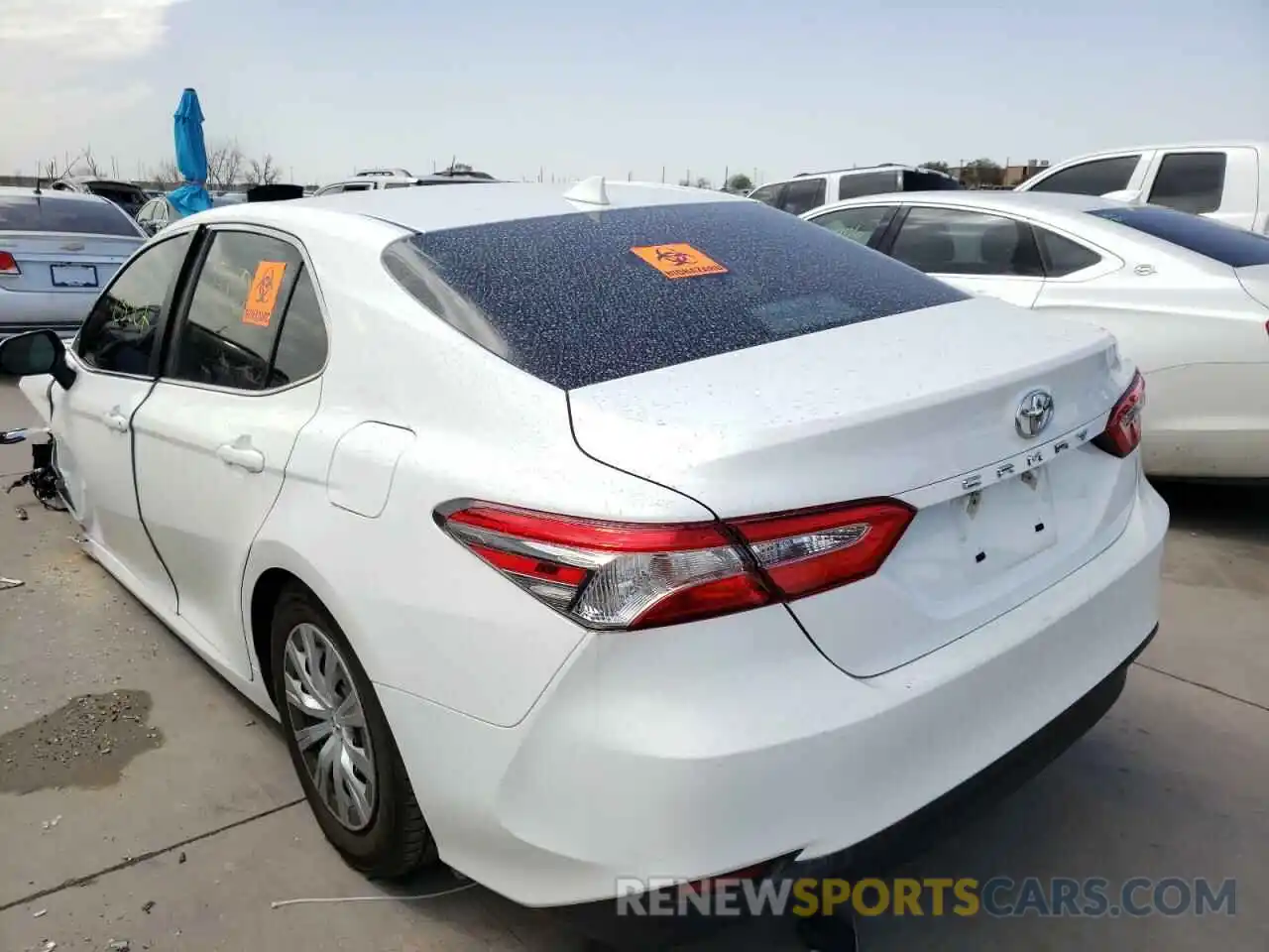 3 Photograph of a damaged car 4T1B11HK6KU714112 TOYOTA CAMRY 2019