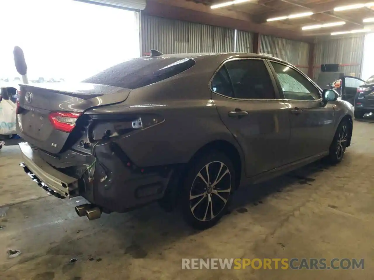 4 Photograph of a damaged car 4T1B11HK6KU714286 TOYOTA CAMRY 2019