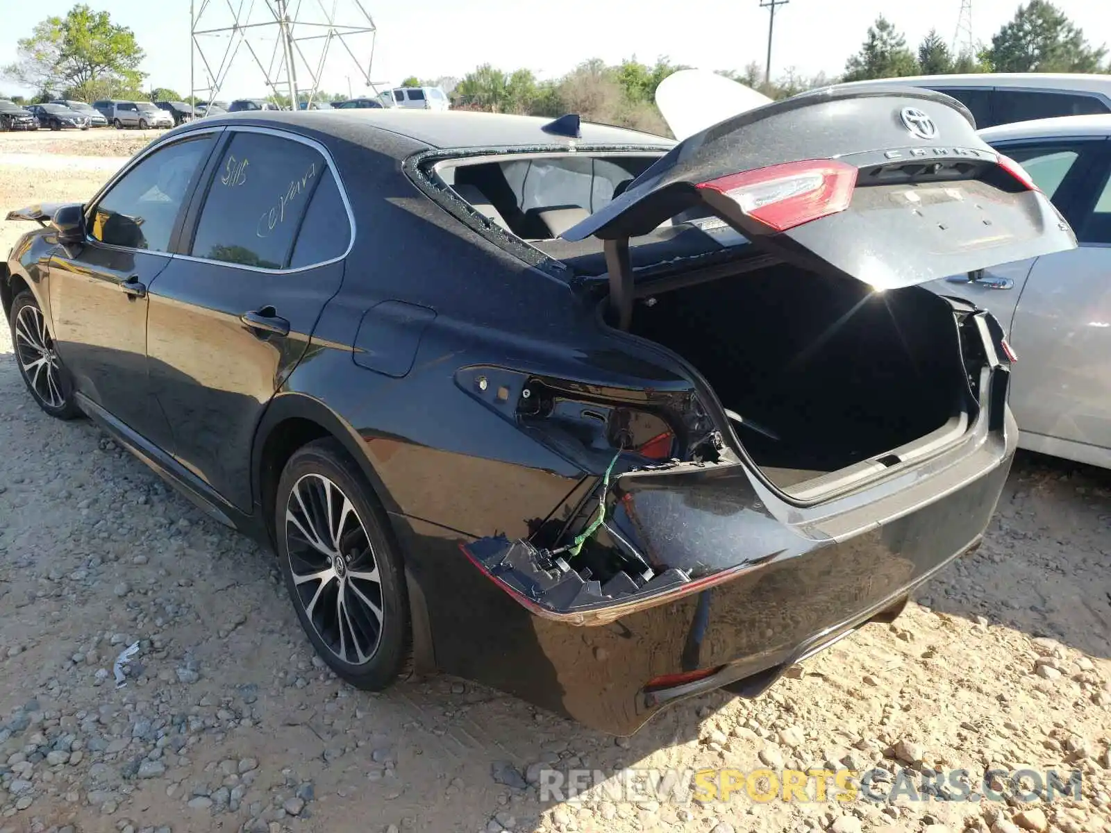 3 Photograph of a damaged car 4T1B11HK6KU717866 TOYOTA CAMRY 2019