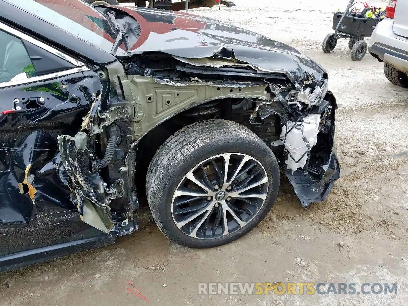 9 Photograph of a damaged car 4T1B11HK6KU719441 TOYOTA CAMRY 2019