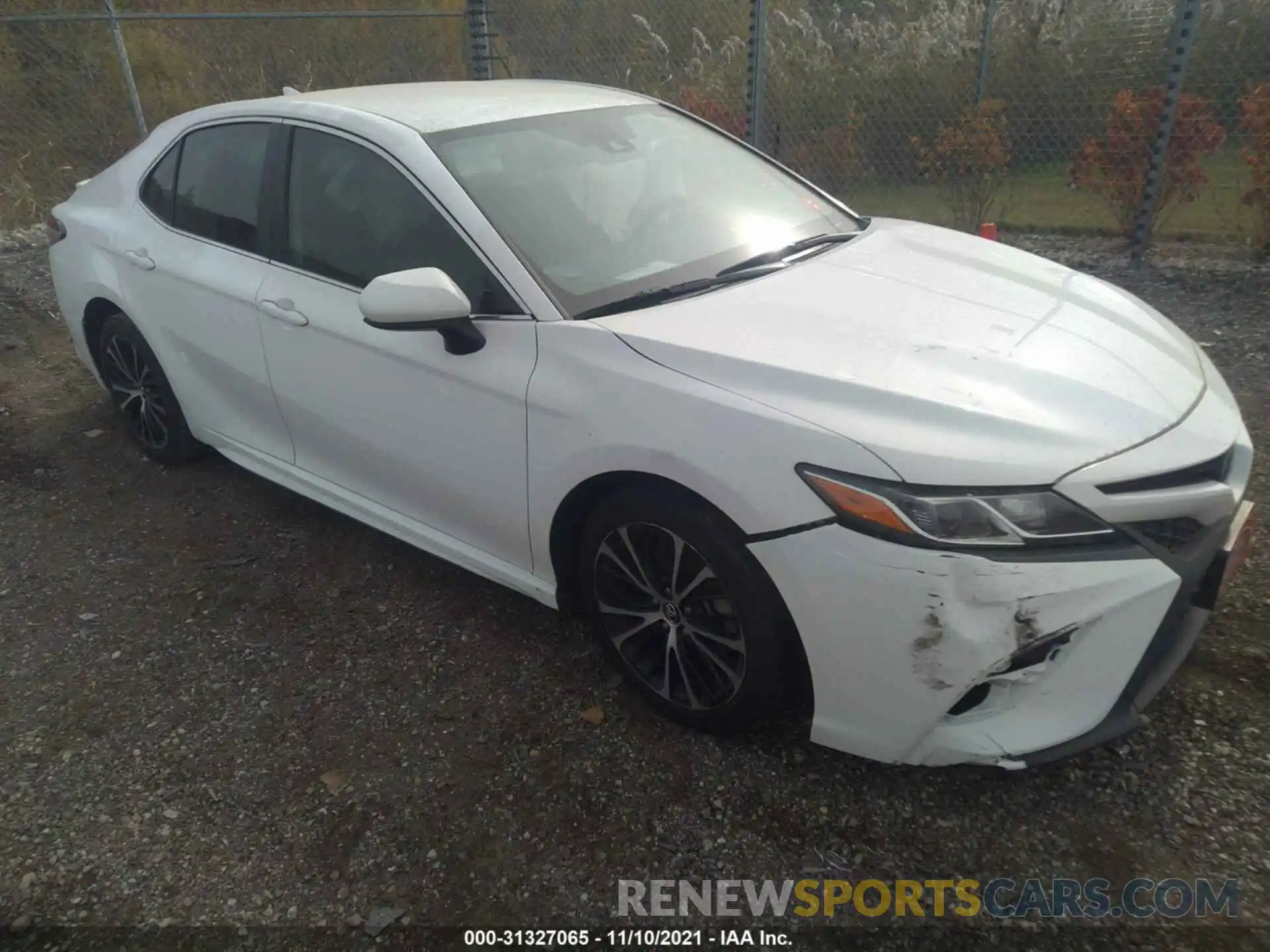 1 Photograph of a damaged car 4T1B11HK6KU720976 TOYOTA CAMRY 2019