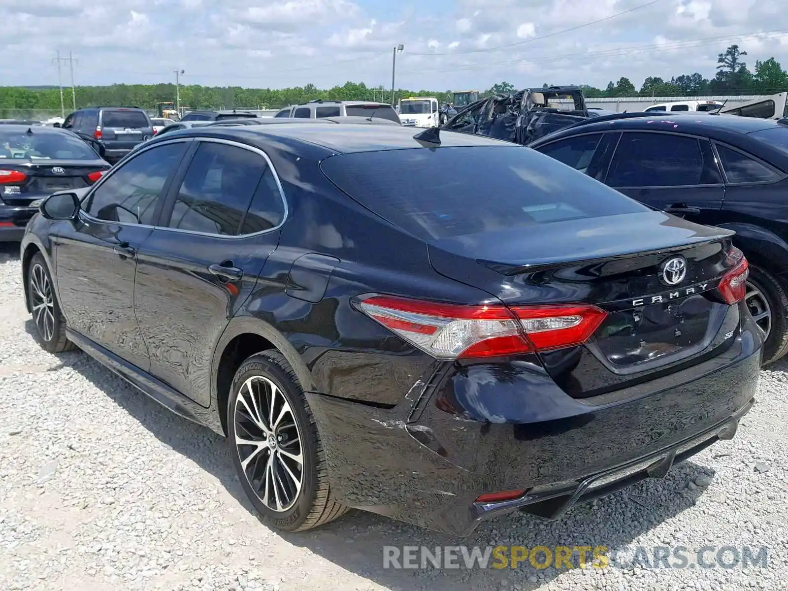 3 Photograph of a damaged car 4T1B11HK6KU720993 TOYOTA CAMRY 2019