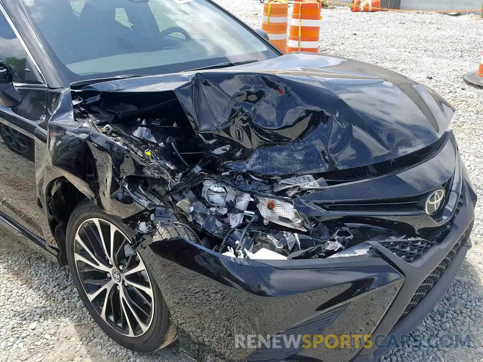 9 Photograph of a damaged car 4T1B11HK6KU720993 TOYOTA CAMRY 2019