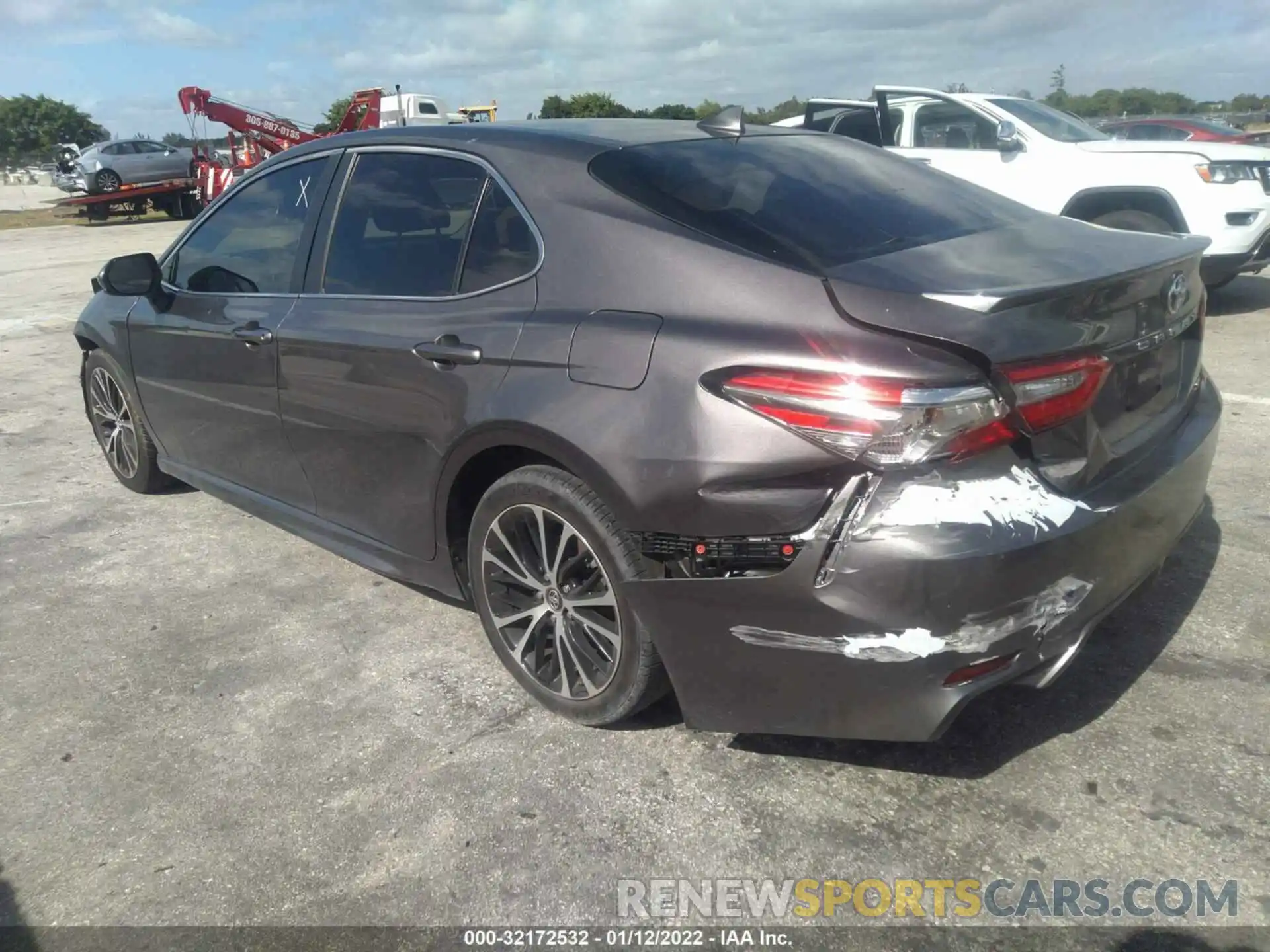 3 Photograph of a damaged car 4T1B11HK6KU722646 TOYOTA CAMRY 2019