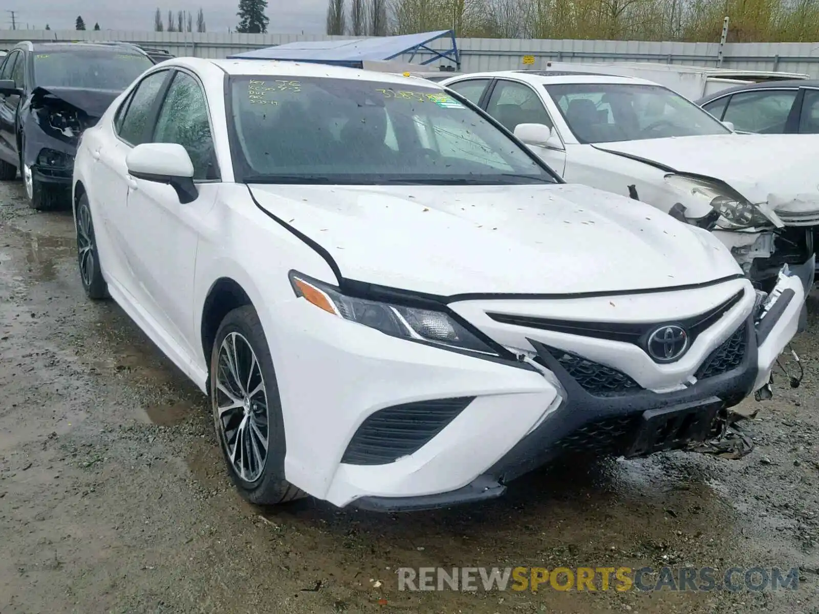 1 Photograph of a damaged car 4T1B11HK6KU724378 TOYOTA CAMRY 2019