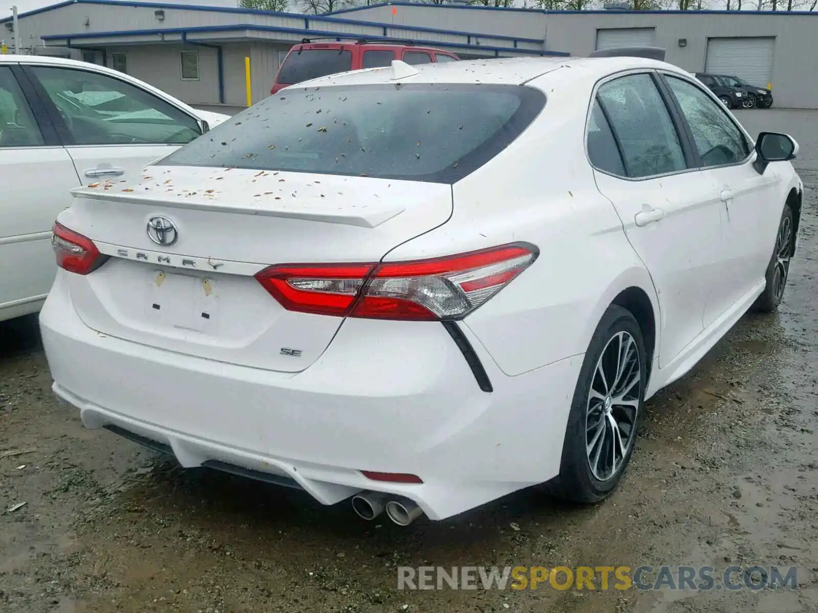 4 Photograph of a damaged car 4T1B11HK6KU724378 TOYOTA CAMRY 2019