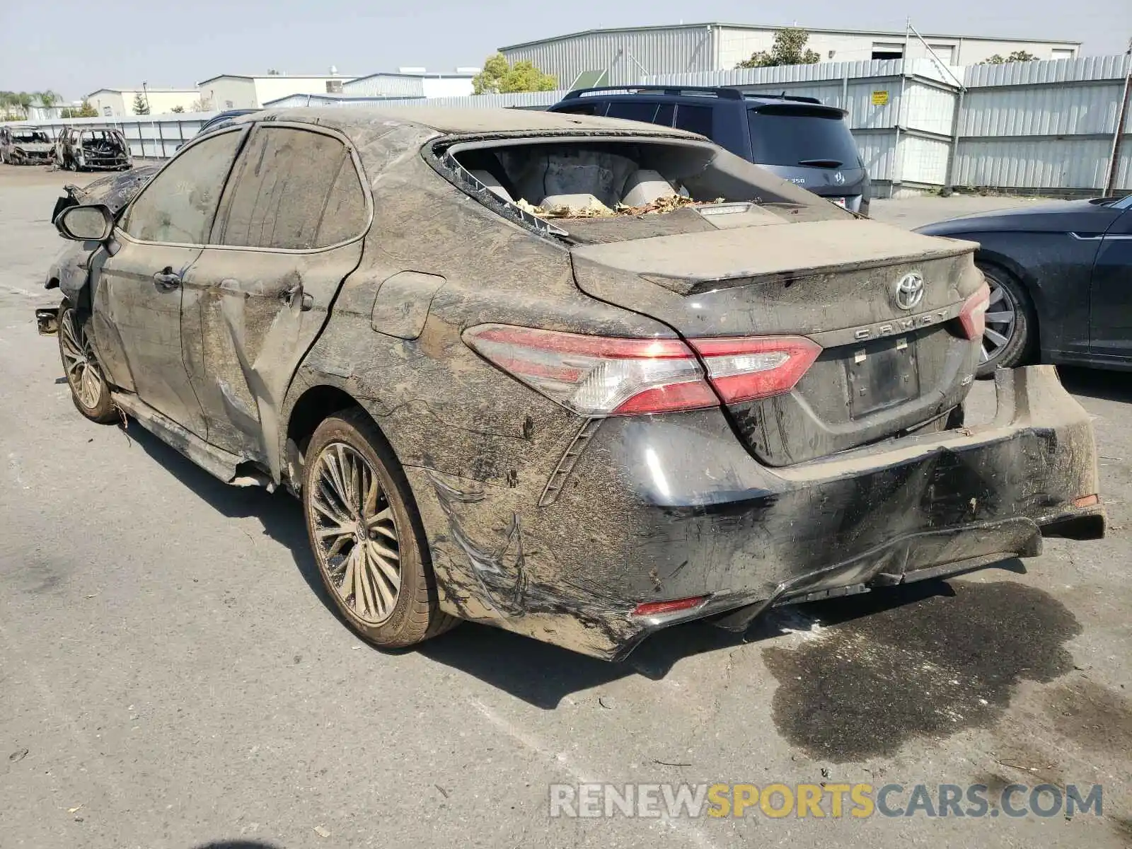 3 Photograph of a damaged car 4T1B11HK6KU725546 TOYOTA CAMRY 2019