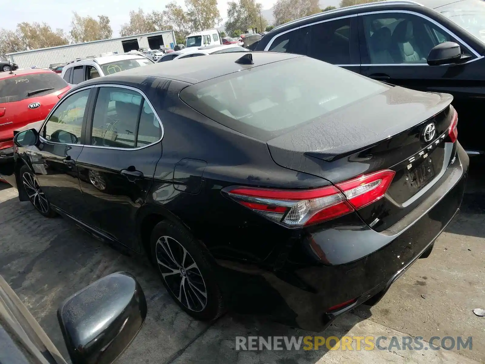 3 Фотография поврежденного автомобиля 4T1B11HK6KU726888 TOYOTA CAMRY 2019