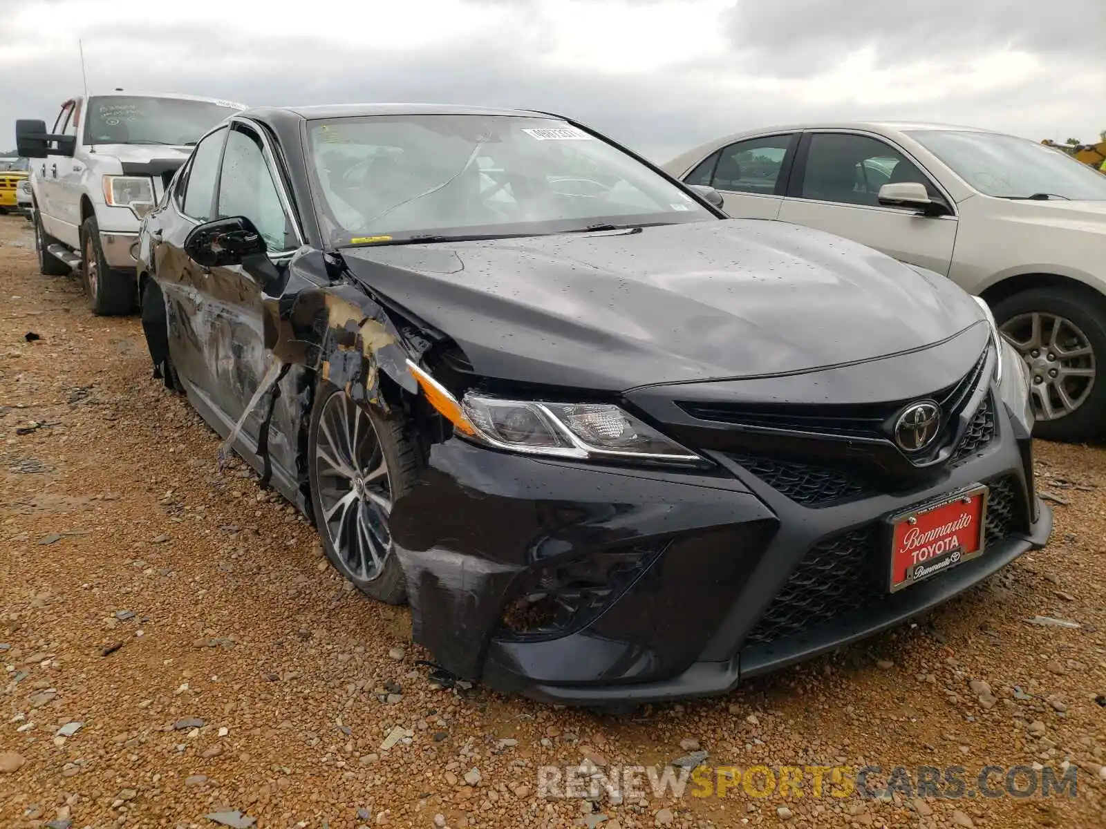 1 Photograph of a damaged car 4T1B11HK6KU727555 TOYOTA CAMRY 2019