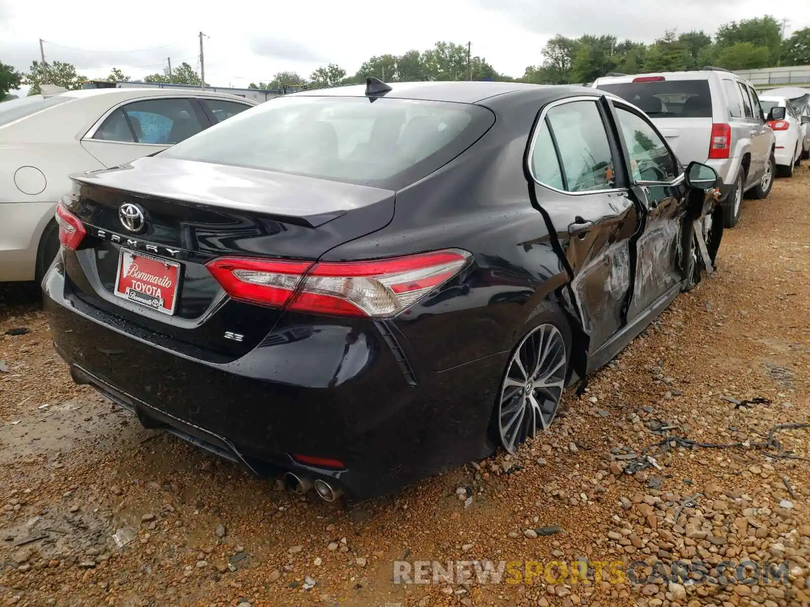 4 Photograph of a damaged car 4T1B11HK6KU727555 TOYOTA CAMRY 2019