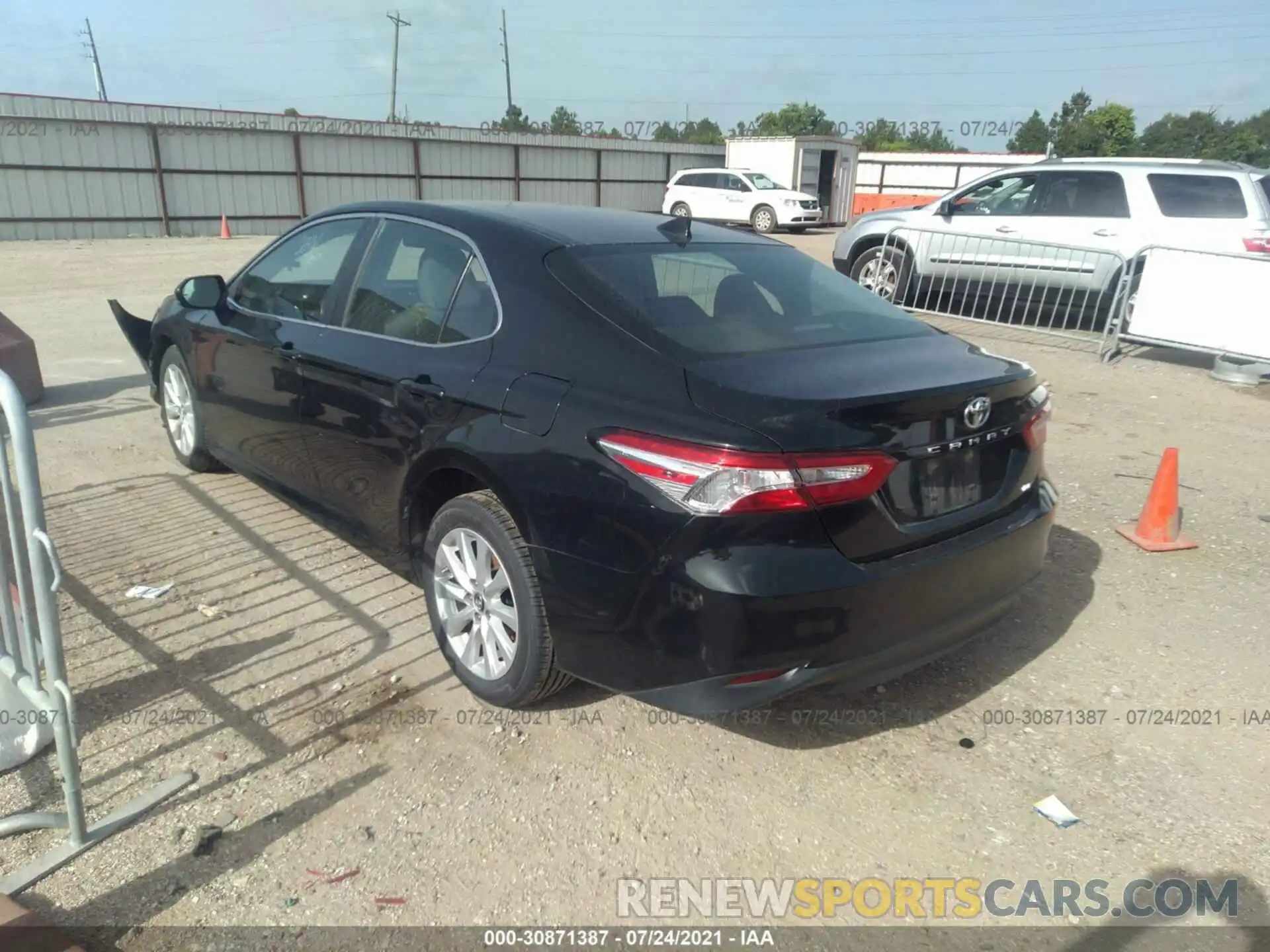 3 Photograph of a damaged car 4T1B11HK6KU729600 TOYOTA CAMRY 2019