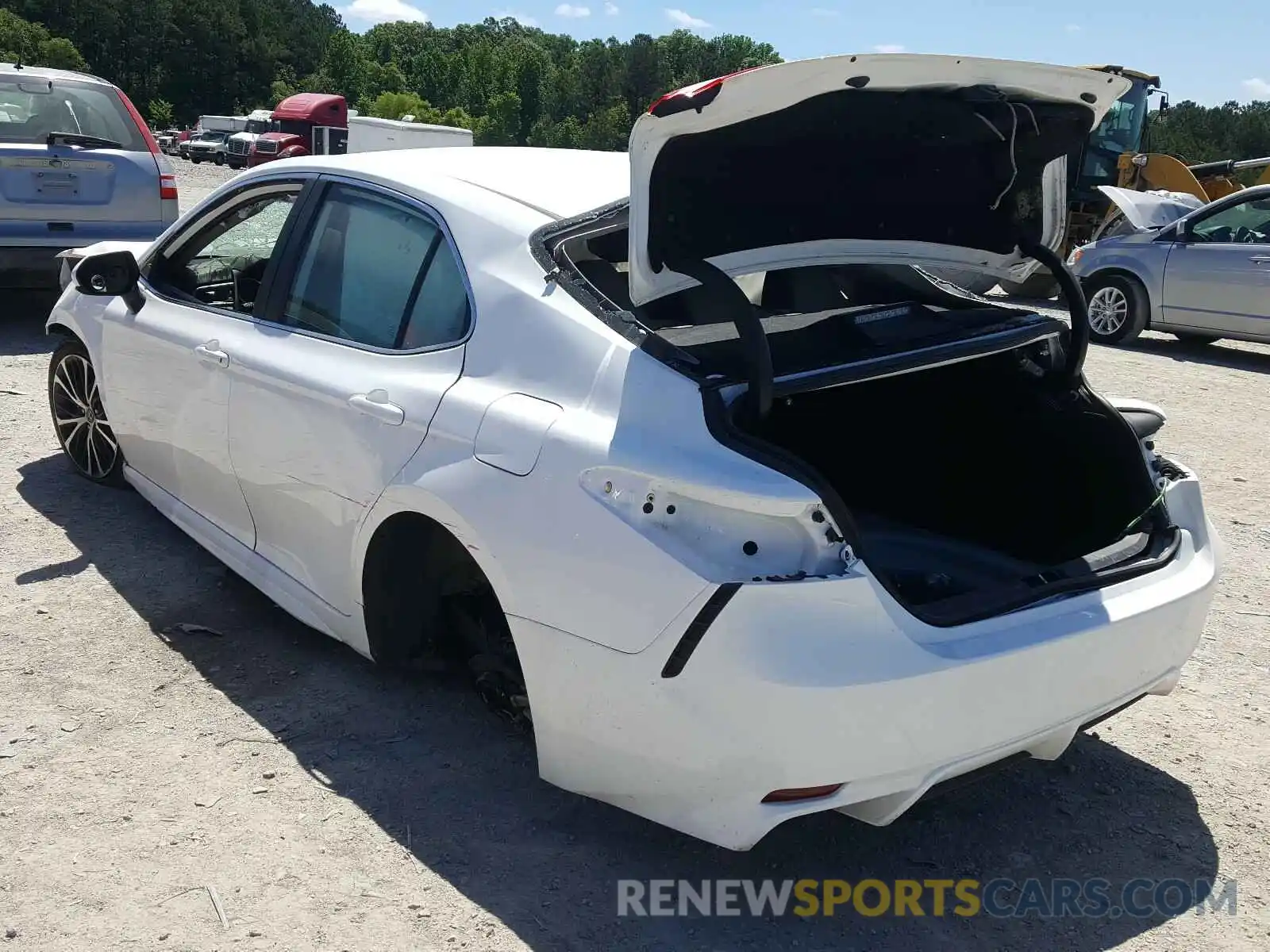 3 Photograph of a damaged car 4T1B11HK6KU730066 TOYOTA CAMRY 2019