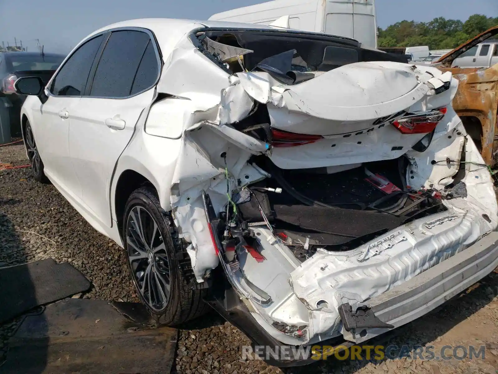 3 Photograph of a damaged car 4T1B11HK6KU730262 TOYOTA CAMRY 2019