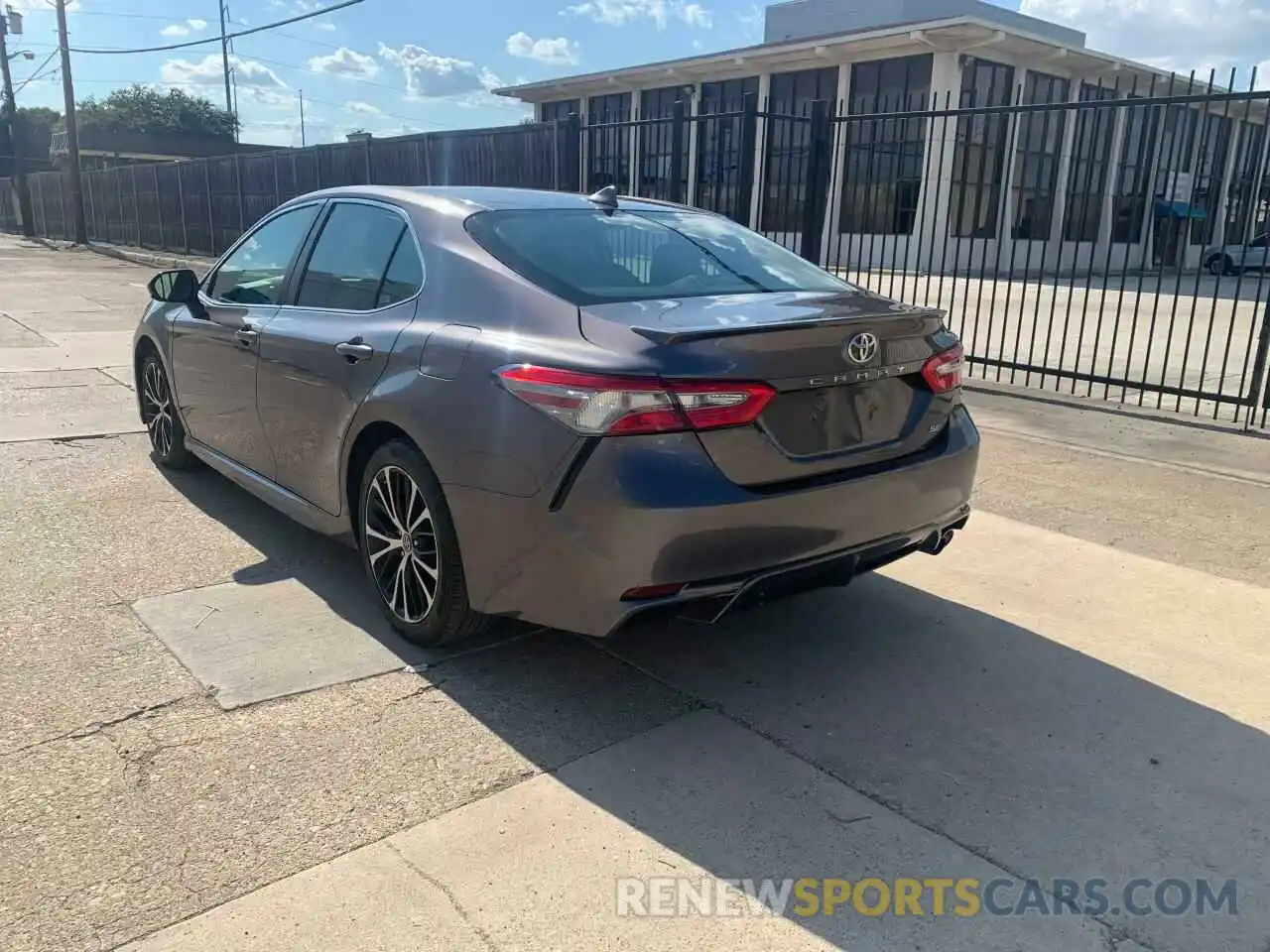 3 Photograph of a damaged car 4T1B11HK6KU730424 TOYOTA CAMRY 2019