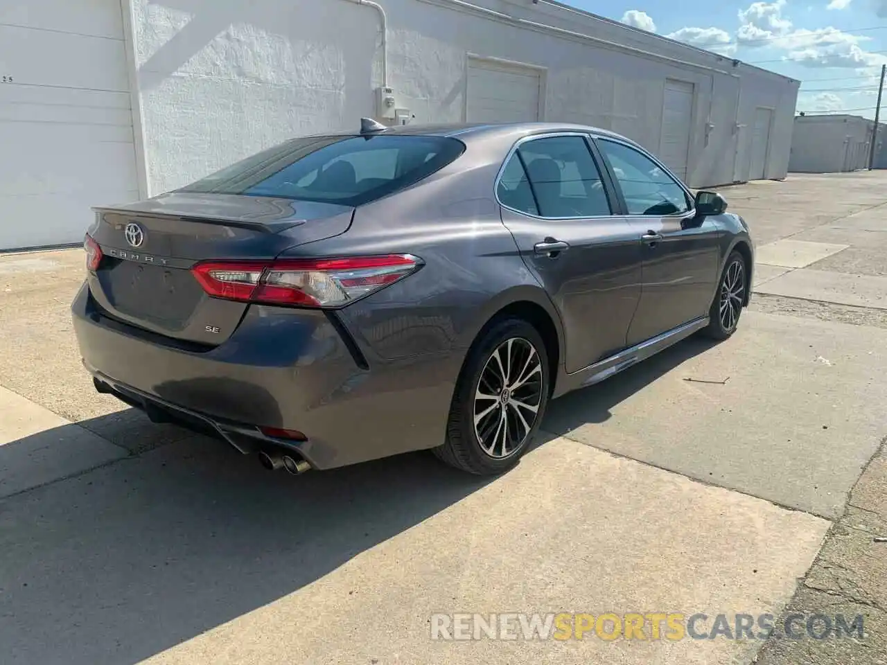 4 Photograph of a damaged car 4T1B11HK6KU730424 TOYOTA CAMRY 2019