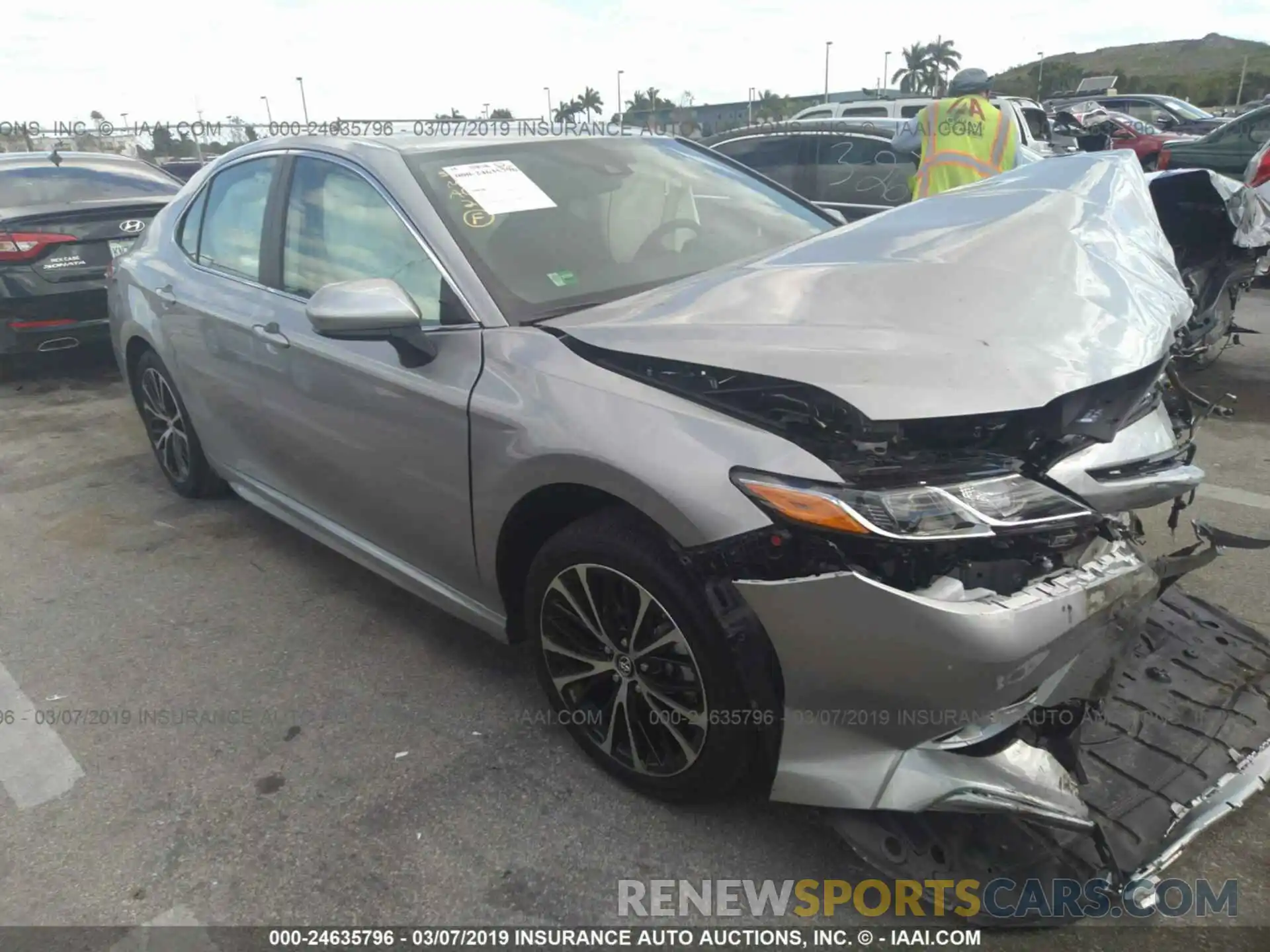 1 Photograph of a damaged car 4T1B11HK6KU731248 TOYOTA CAMRY 2019