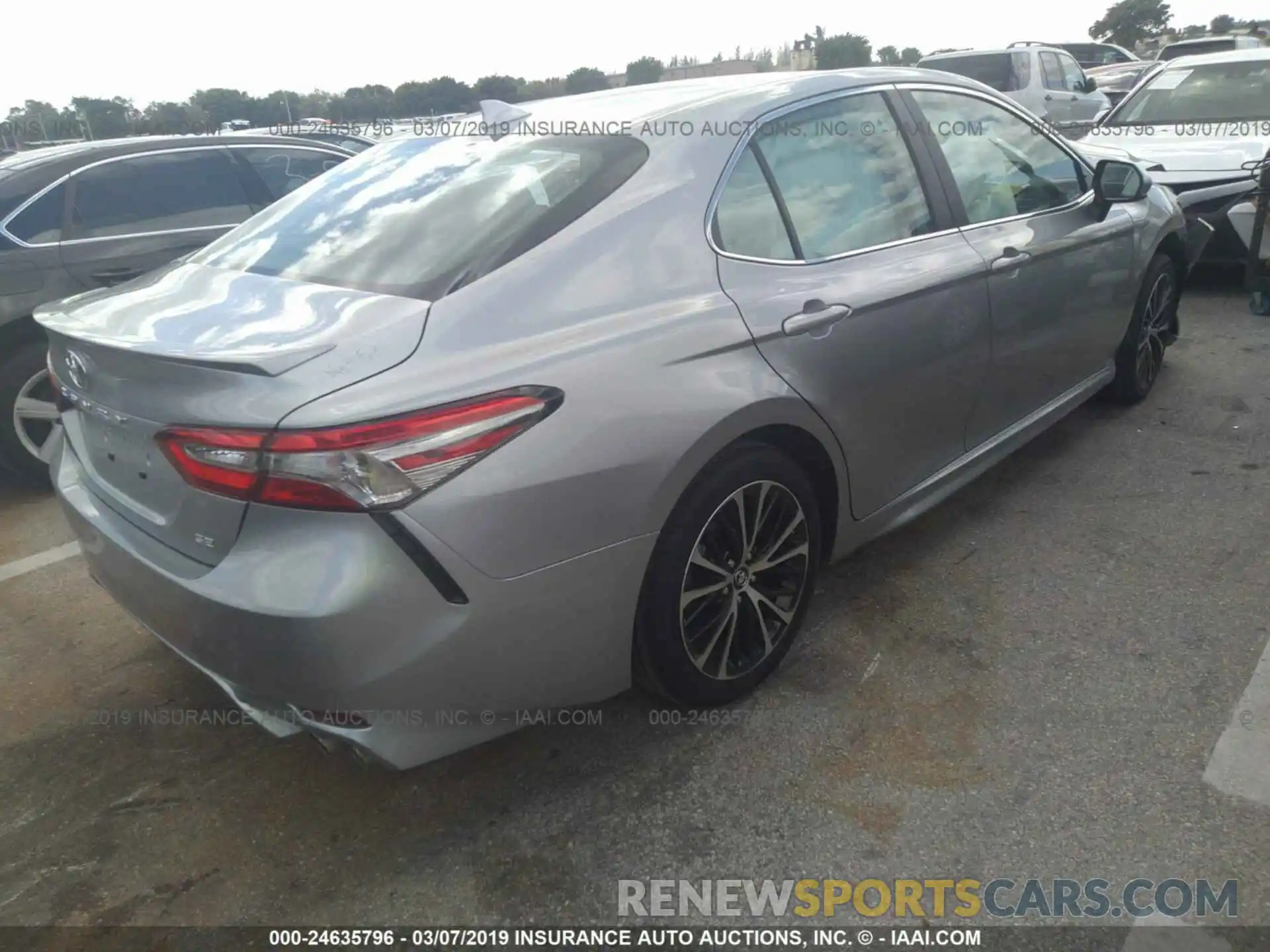 4 Photograph of a damaged car 4T1B11HK6KU731248 TOYOTA CAMRY 2019