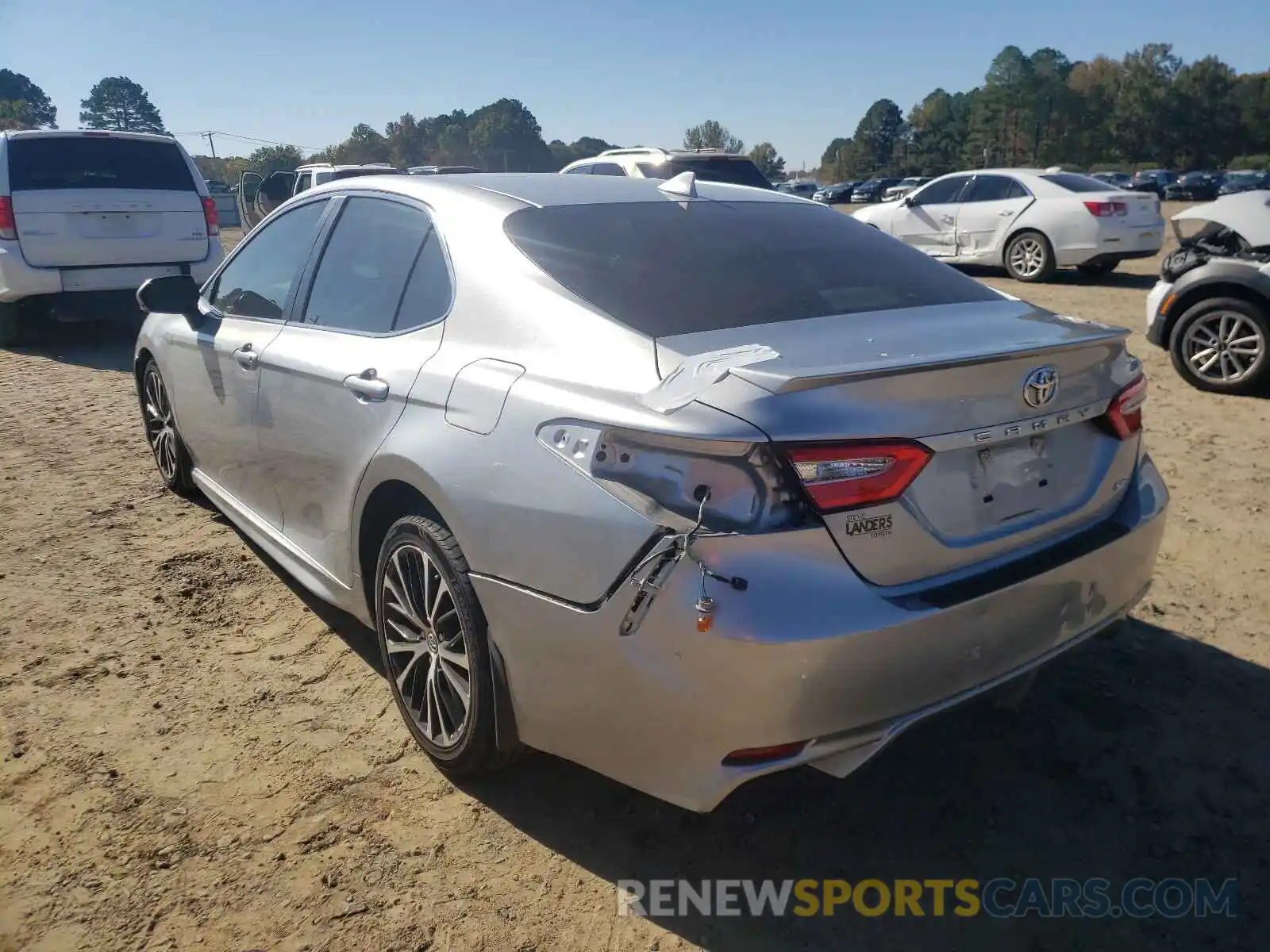 3 Photograph of a damaged car 4T1B11HK6KU733372 TOYOTA CAMRY 2019