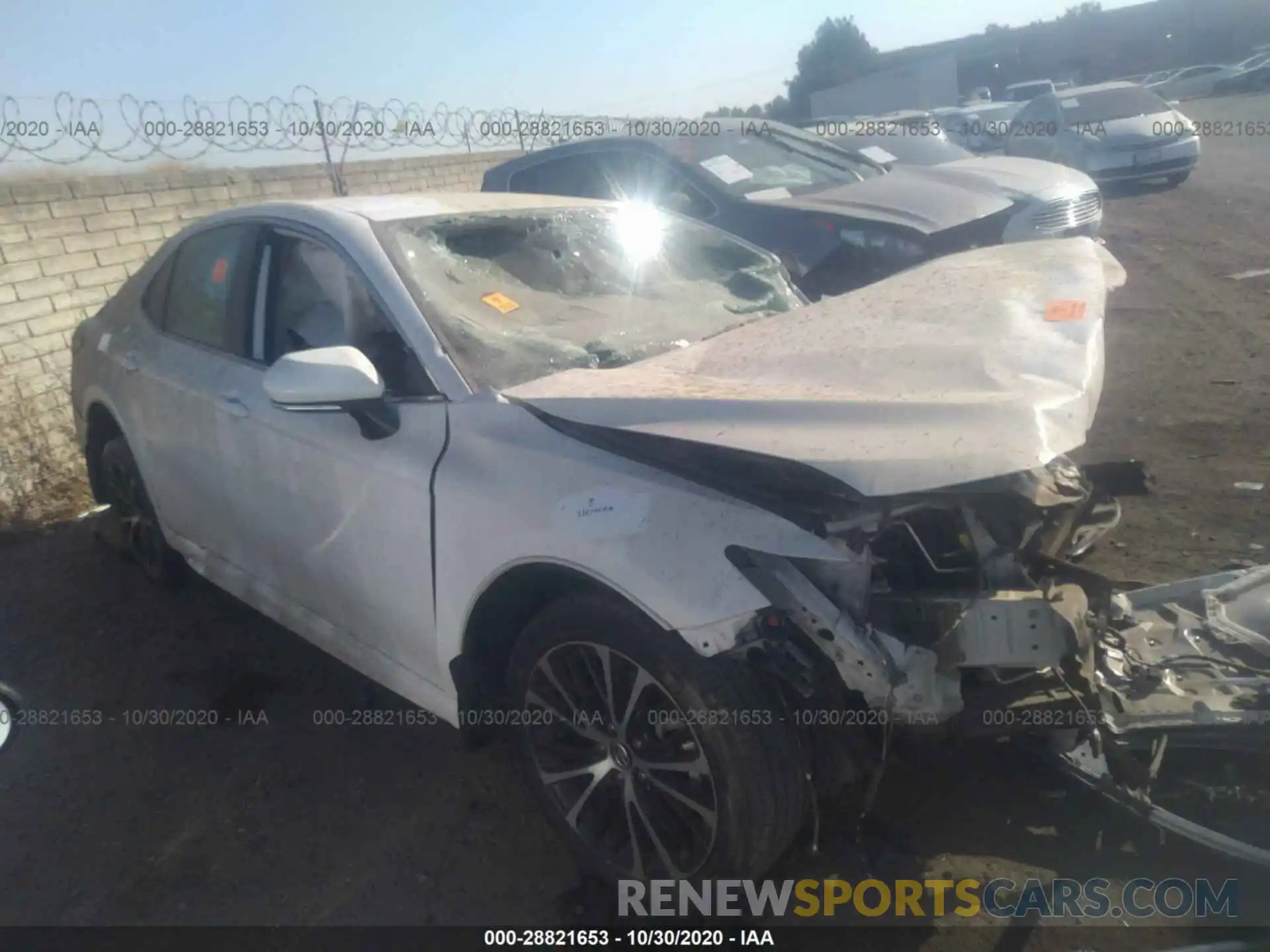 1 Photograph of a damaged car 4T1B11HK6KU735297 TOYOTA CAMRY 2019