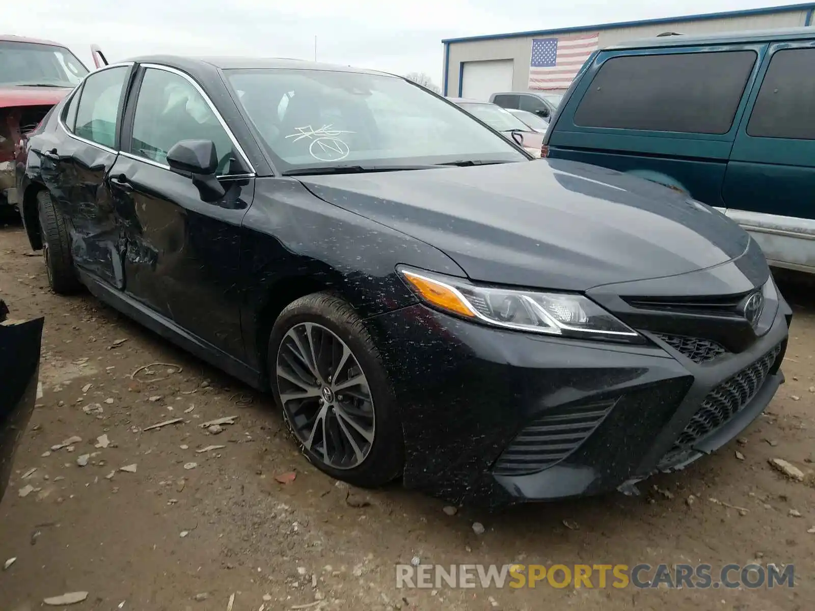 1 Photograph of a damaged car 4T1B11HK6KU735610 TOYOTA CAMRY 2019