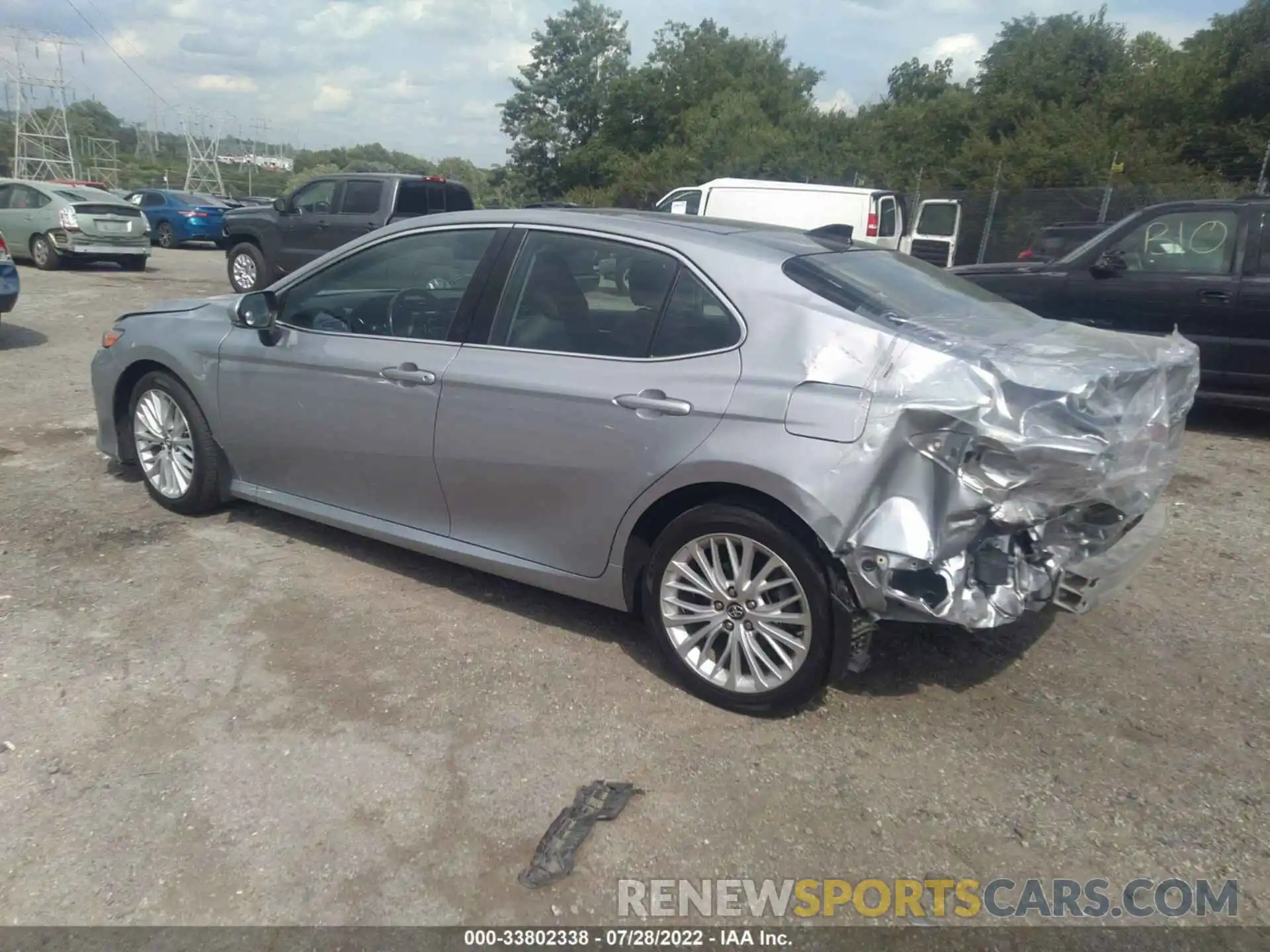 3 Photograph of a damaged car 4T1B11HK6KU736594 TOYOTA CAMRY 2019