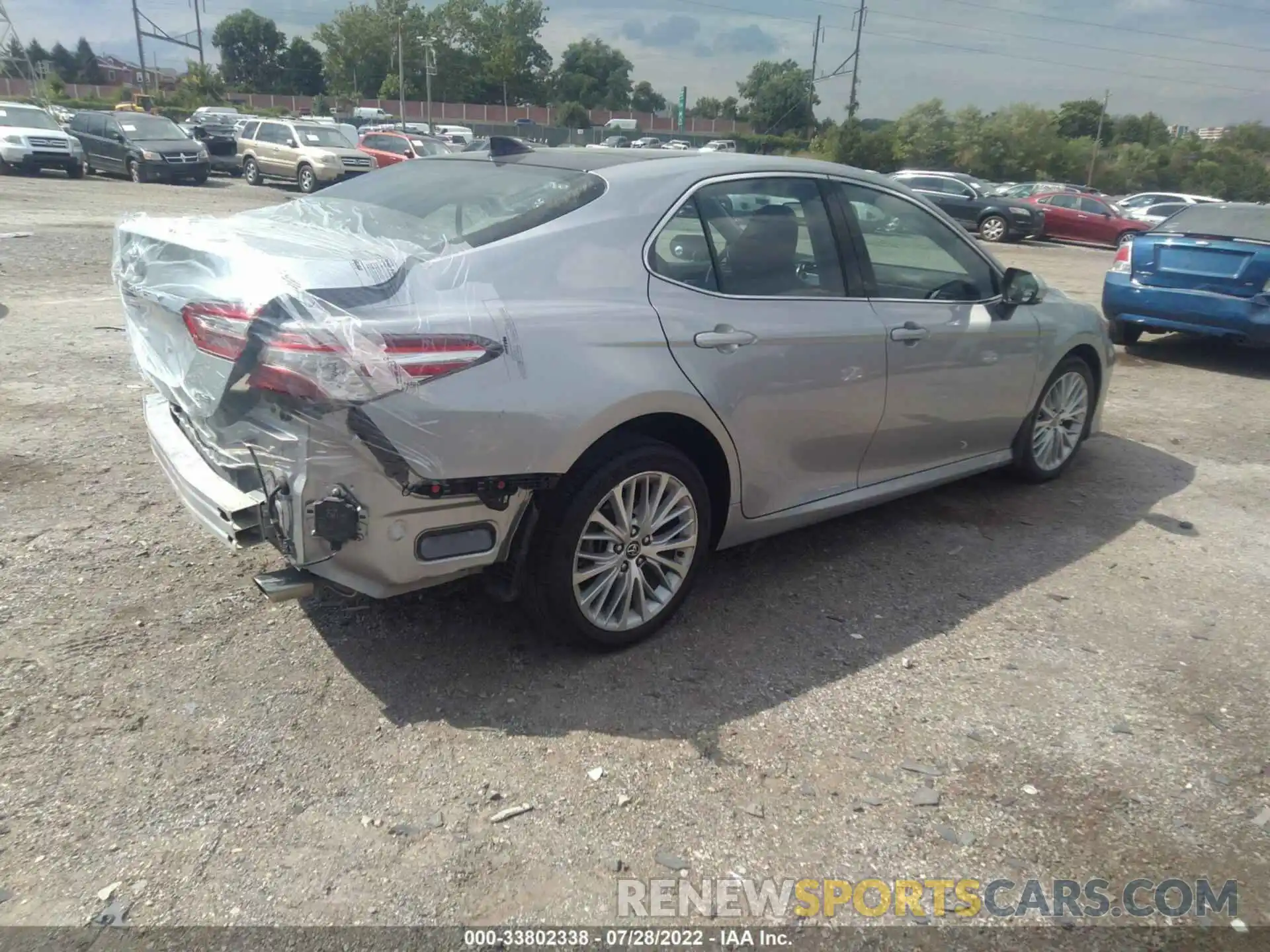 4 Photograph of a damaged car 4T1B11HK6KU736594 TOYOTA CAMRY 2019