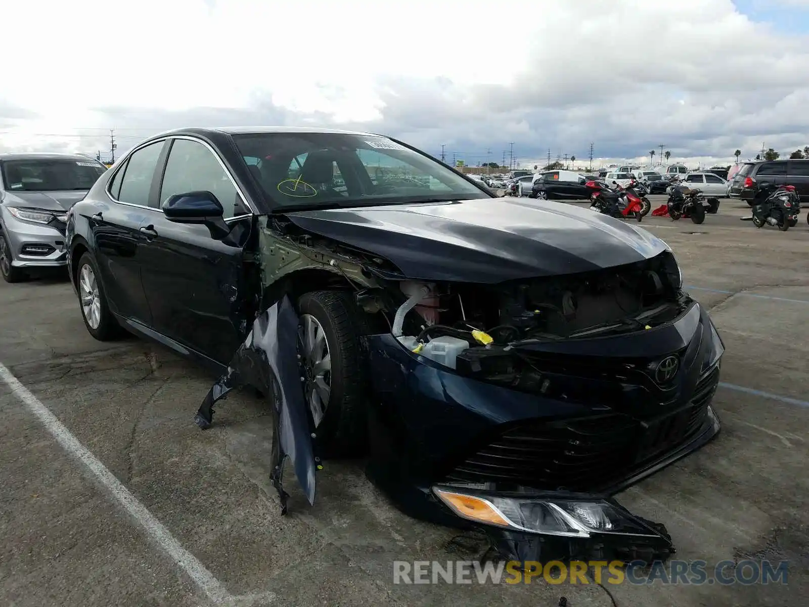 1 Photograph of a damaged car 4T1B11HK6KU737938 TOYOTA CAMRY 2019