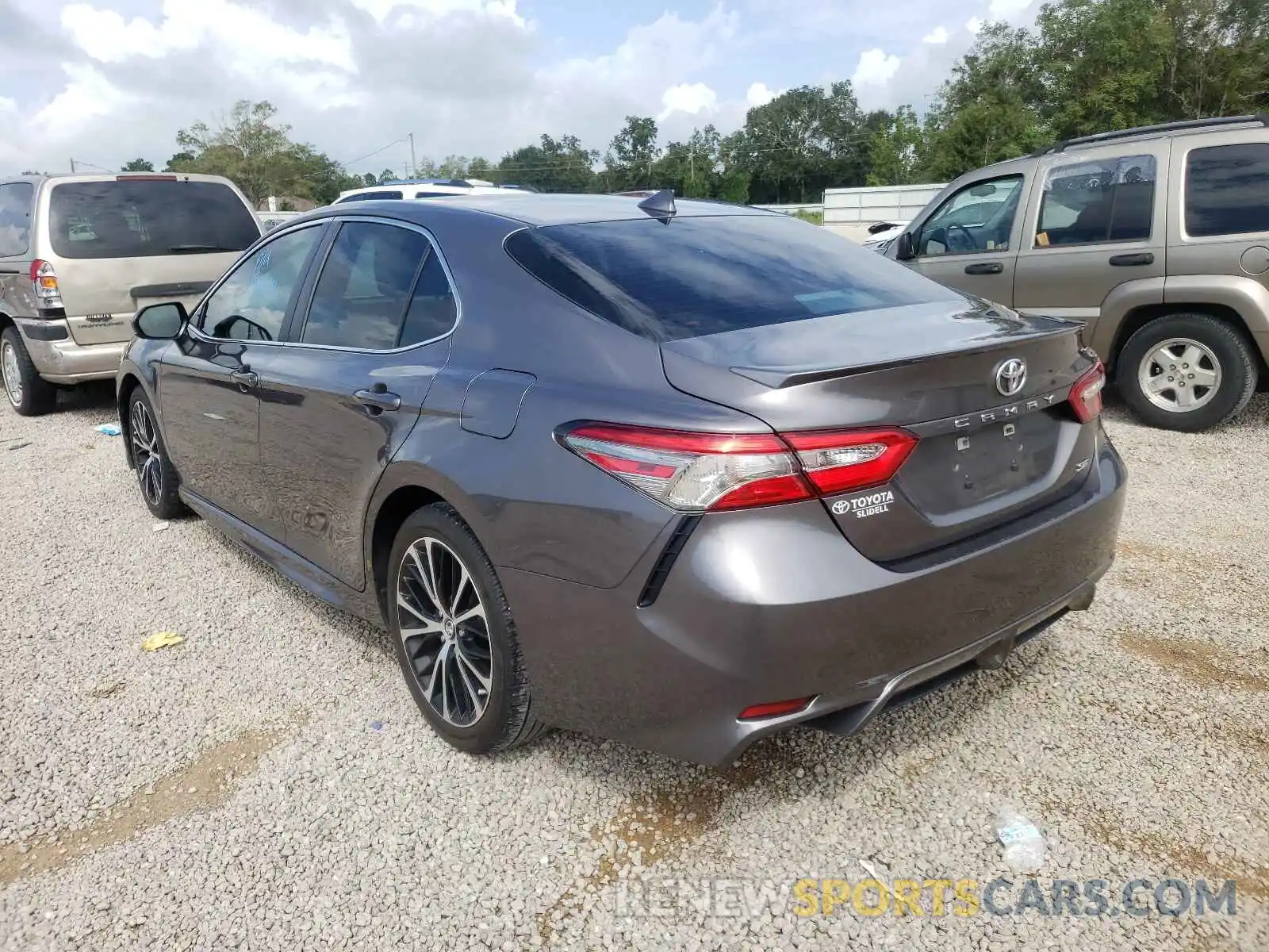 3 Photograph of a damaged car 4T1B11HK6KU738281 TOYOTA CAMRY 2019