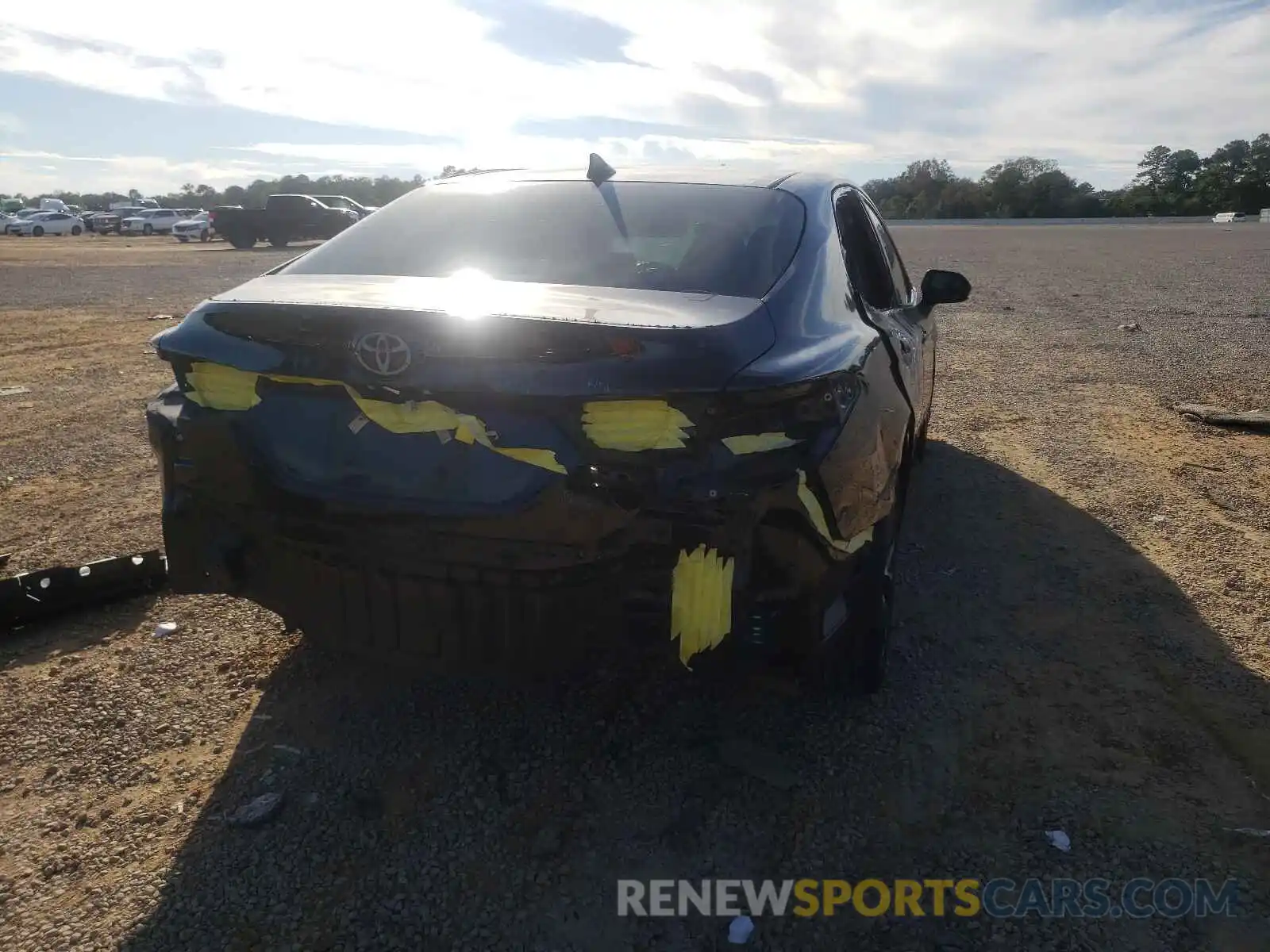 9 Photograph of a damaged car 4T1B11HK6KU738541 TOYOTA CAMRY 2019