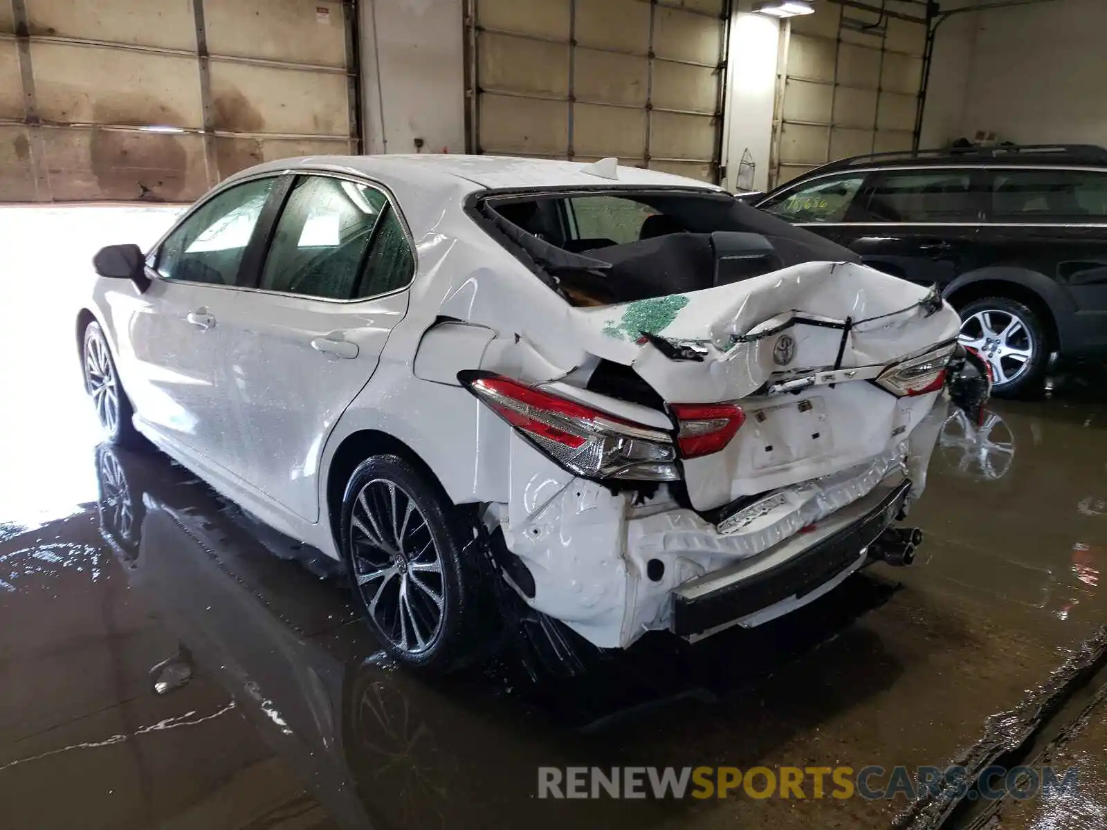 3 Photograph of a damaged car 4T1B11HK6KU740483 TOYOTA CAMRY 2019