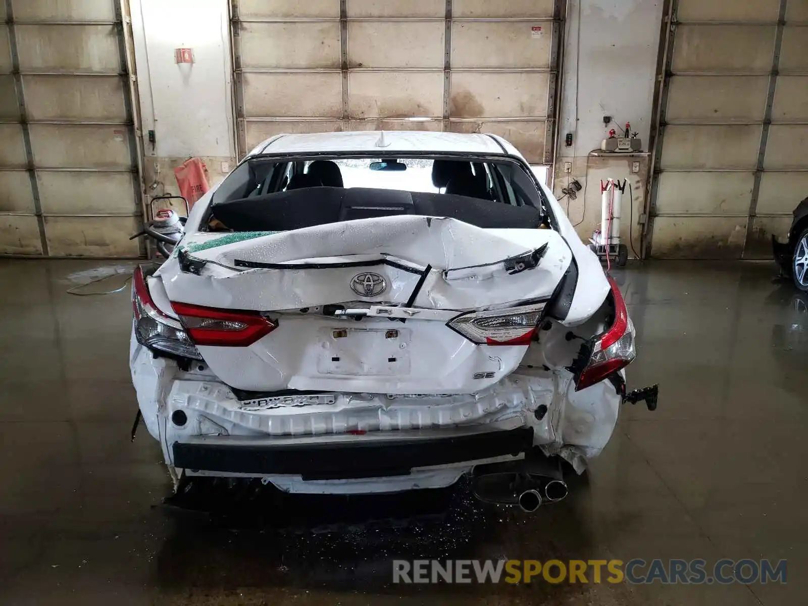 9 Photograph of a damaged car 4T1B11HK6KU740483 TOYOTA CAMRY 2019