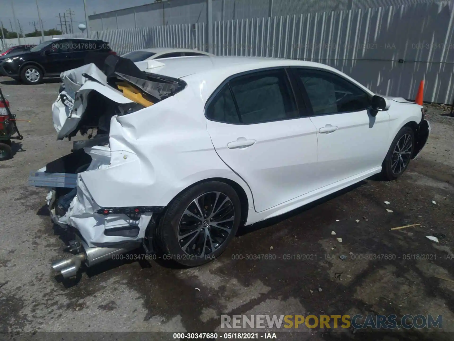 4 Photograph of a damaged car 4T1B11HK6KU740841 TOYOTA CAMRY 2019