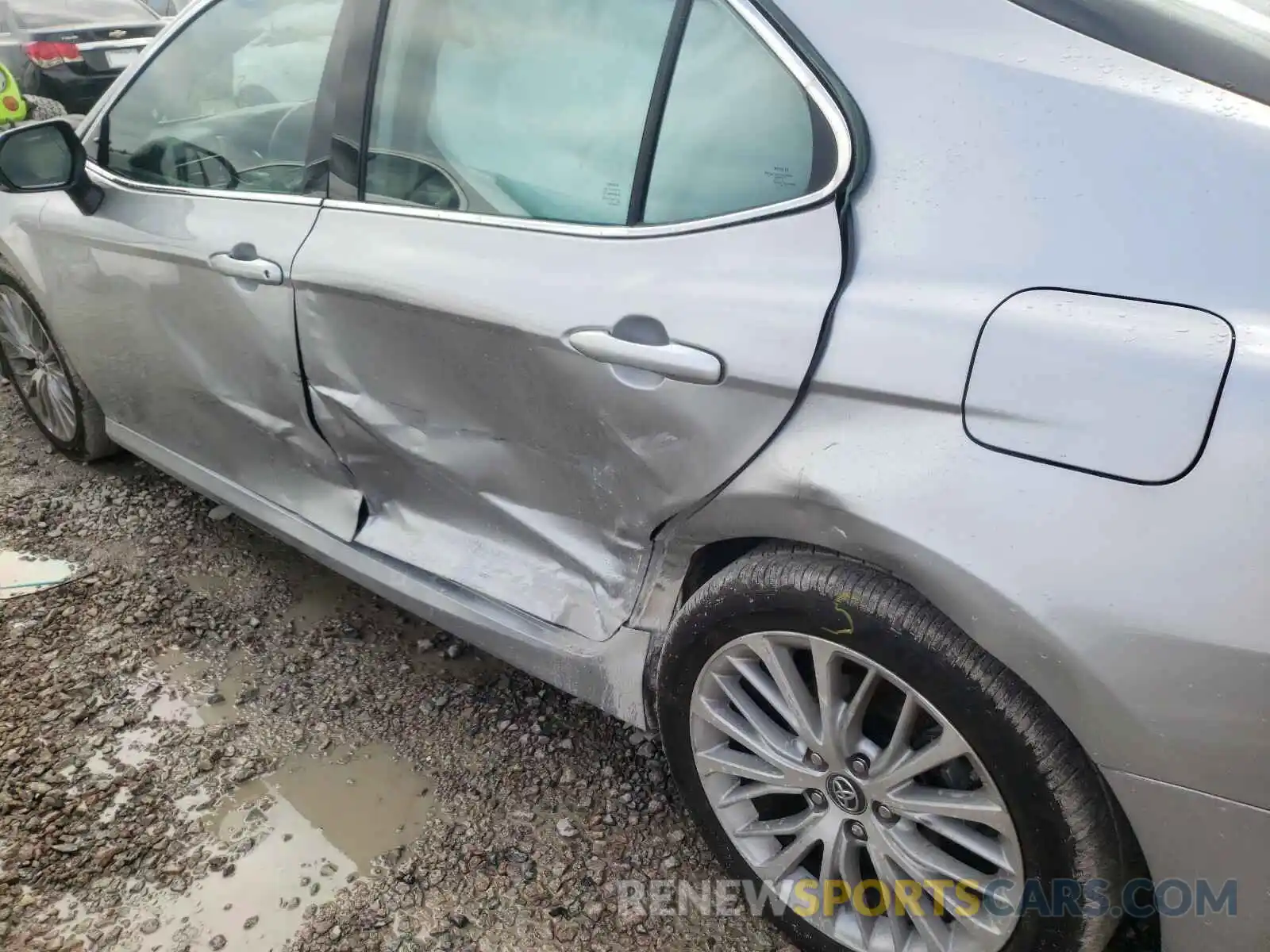 9 Photograph of a damaged car 4T1B11HK6KU741634 TOYOTA CAMRY 2019