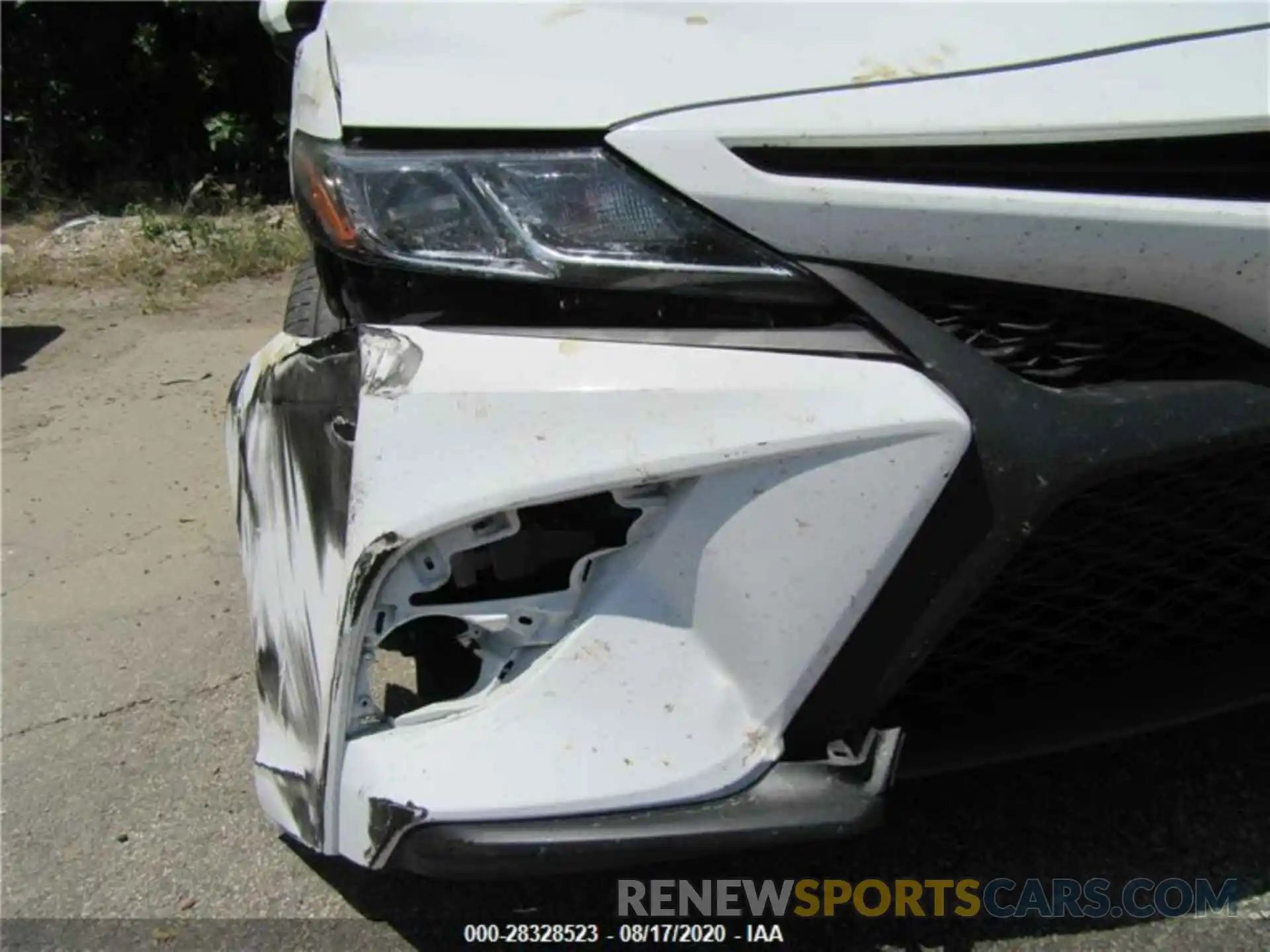 4 Photograph of a damaged car 4T1B11HK6KU741875 TOYOTA CAMRY 2019