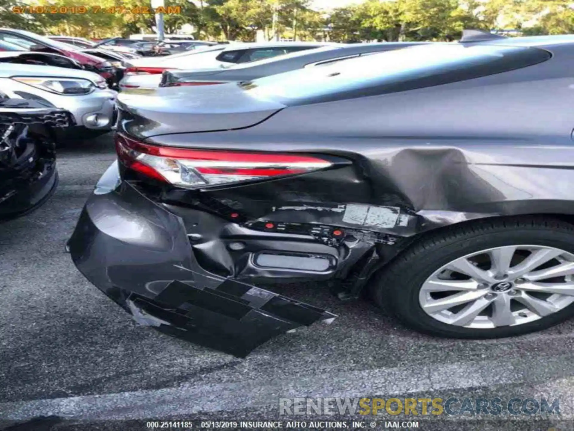 14 Photograph of a damaged car 4T1B11HK6KU742430 TOYOTA CAMRY 2019