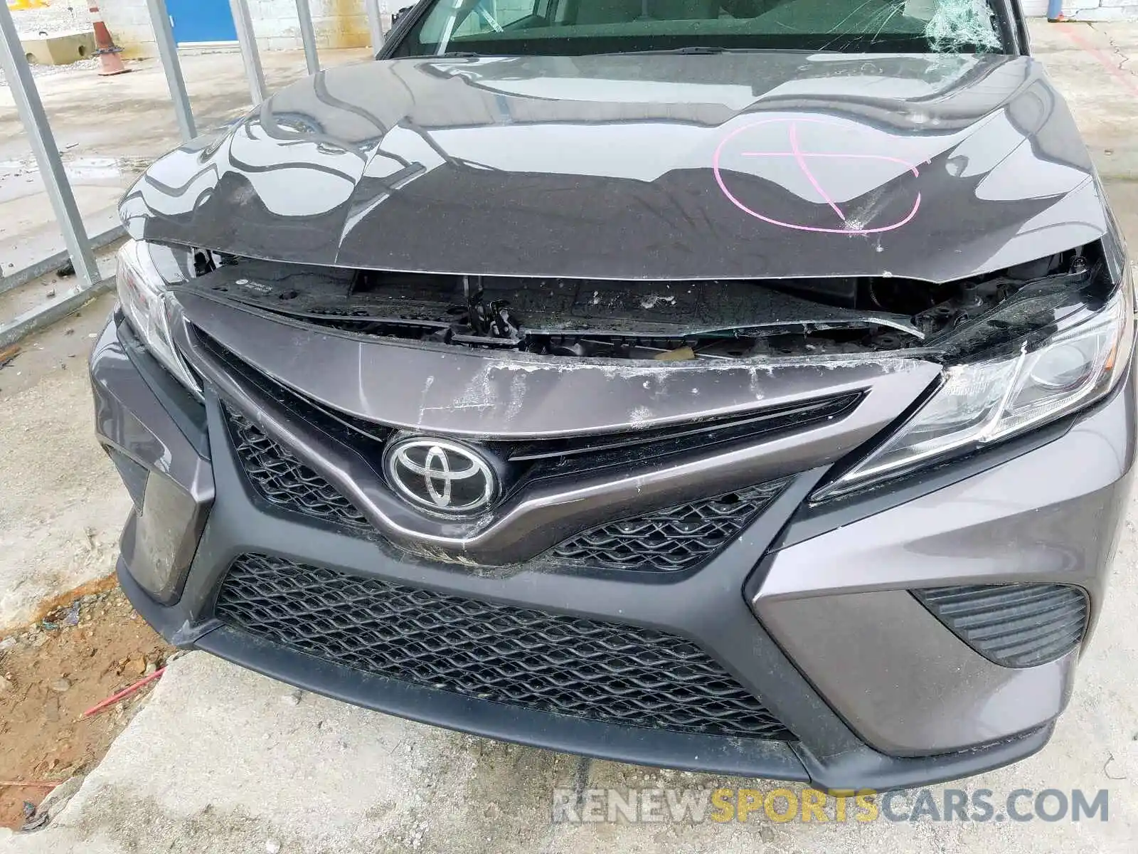 10 Фотография поврежденного автомобиля 4T1B11HK6KU744193 TOYOTA CAMRY 2019
