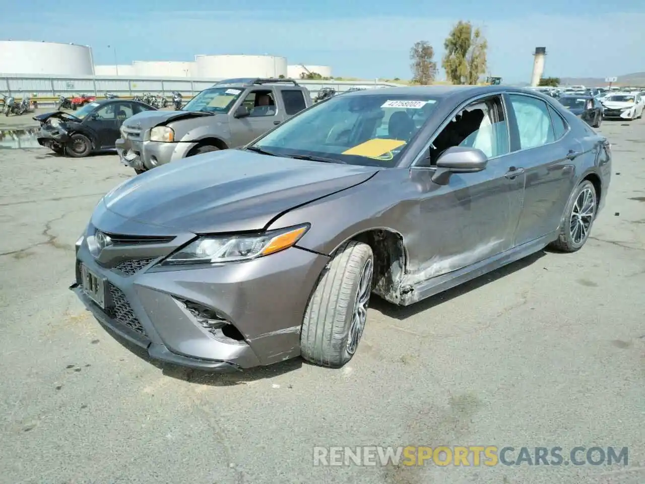 2 Photograph of a damaged car 4T1B11HK6KU744372 TOYOTA CAMRY 2019