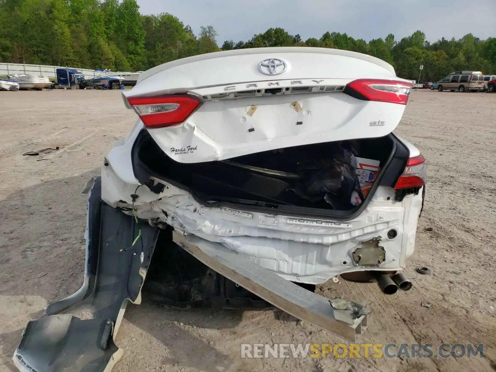 9 Фотография поврежденного автомобиля 4T1B11HK6KU744663 TOYOTA CAMRY 2019